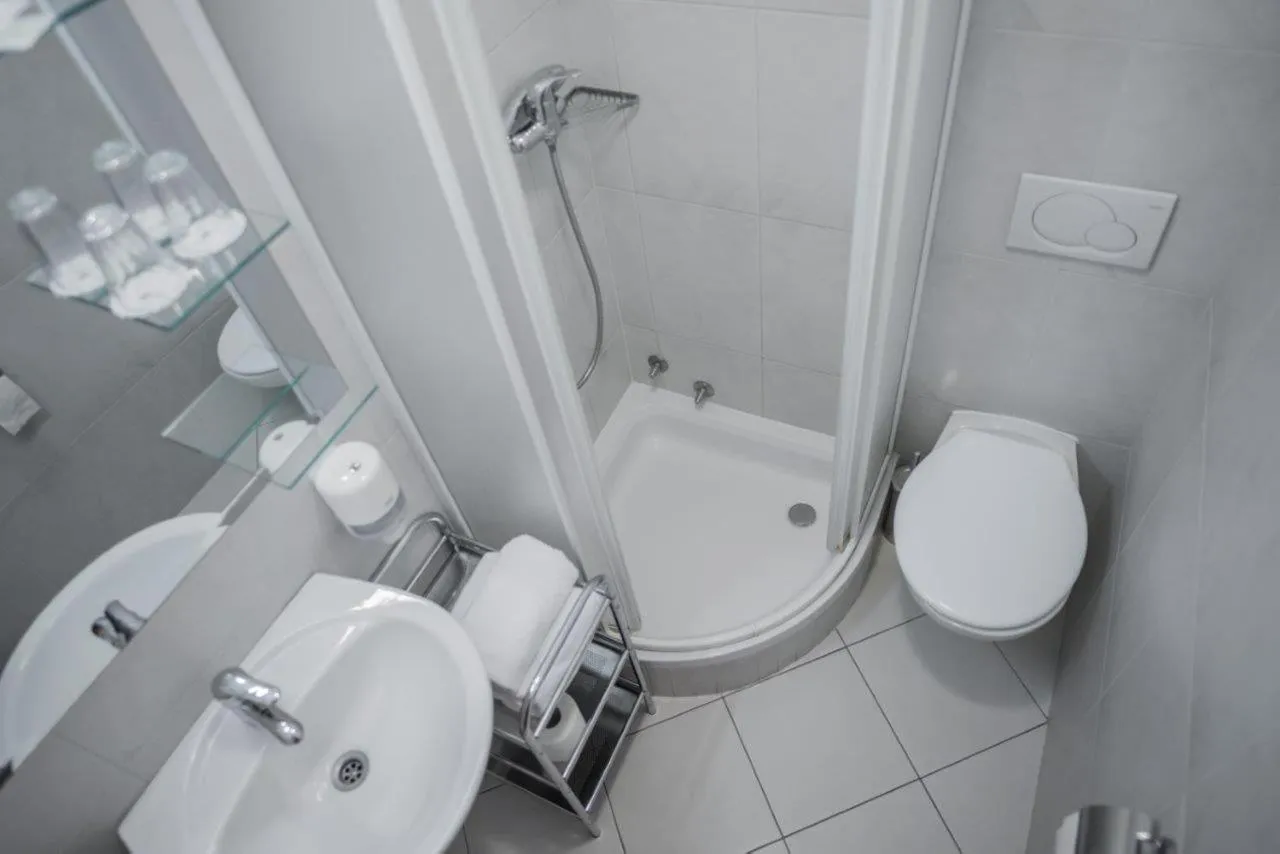 Bathroom in Hotel Tabor Maribor