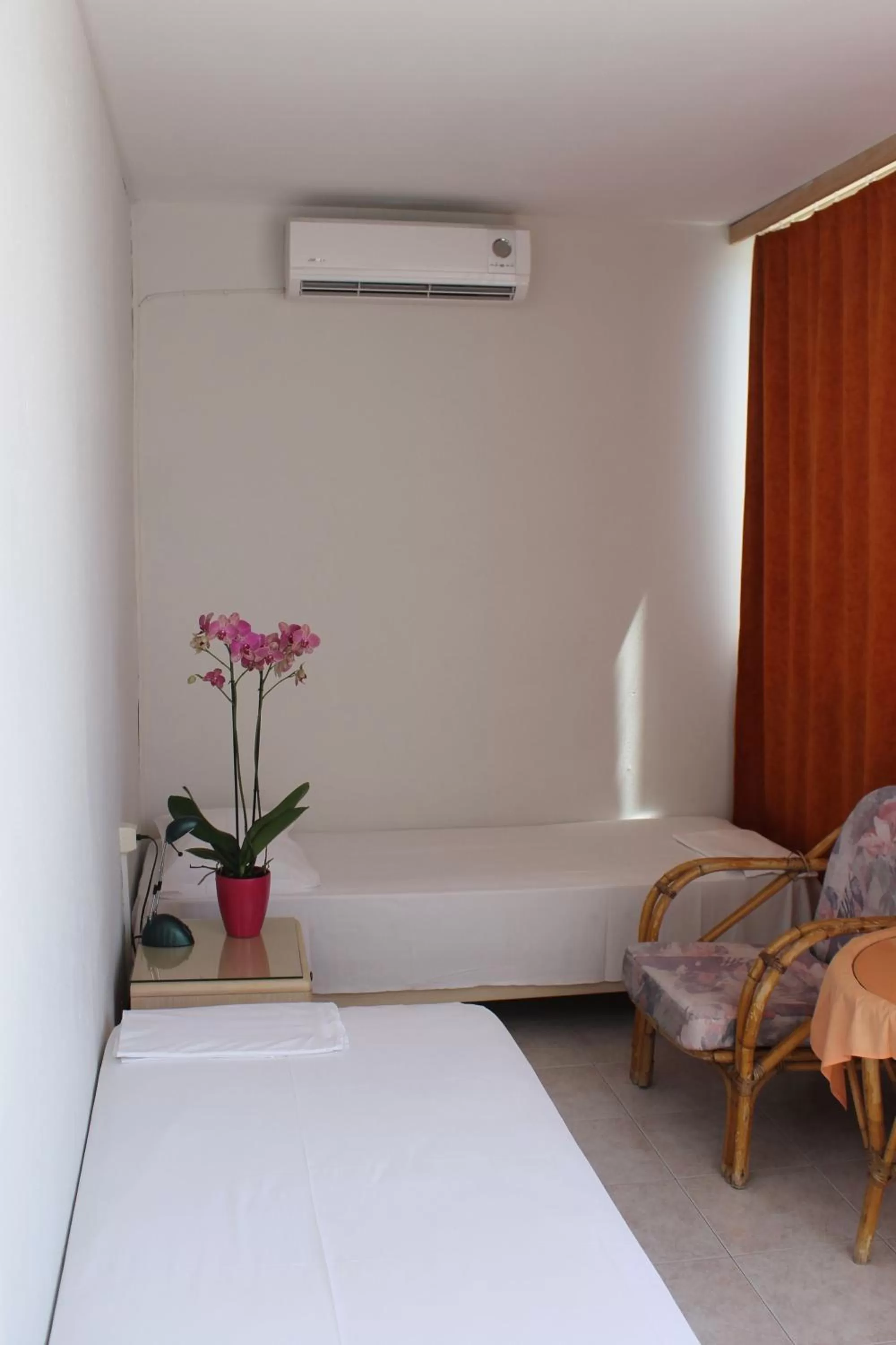 Photo of the whole room, Bed in Savoy City Hotel