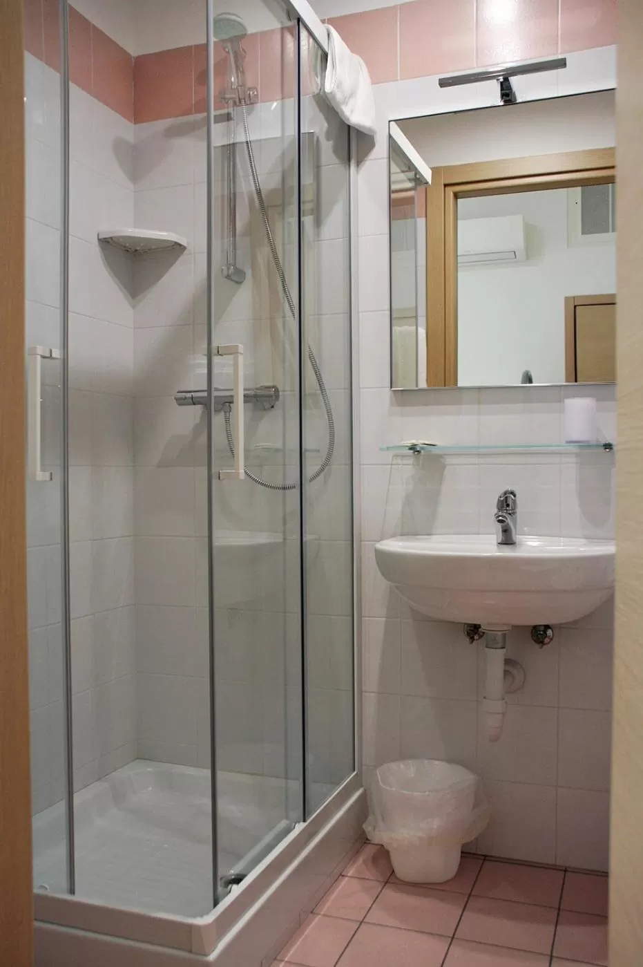 Shower in B&B & Residence Pozzo Misseo