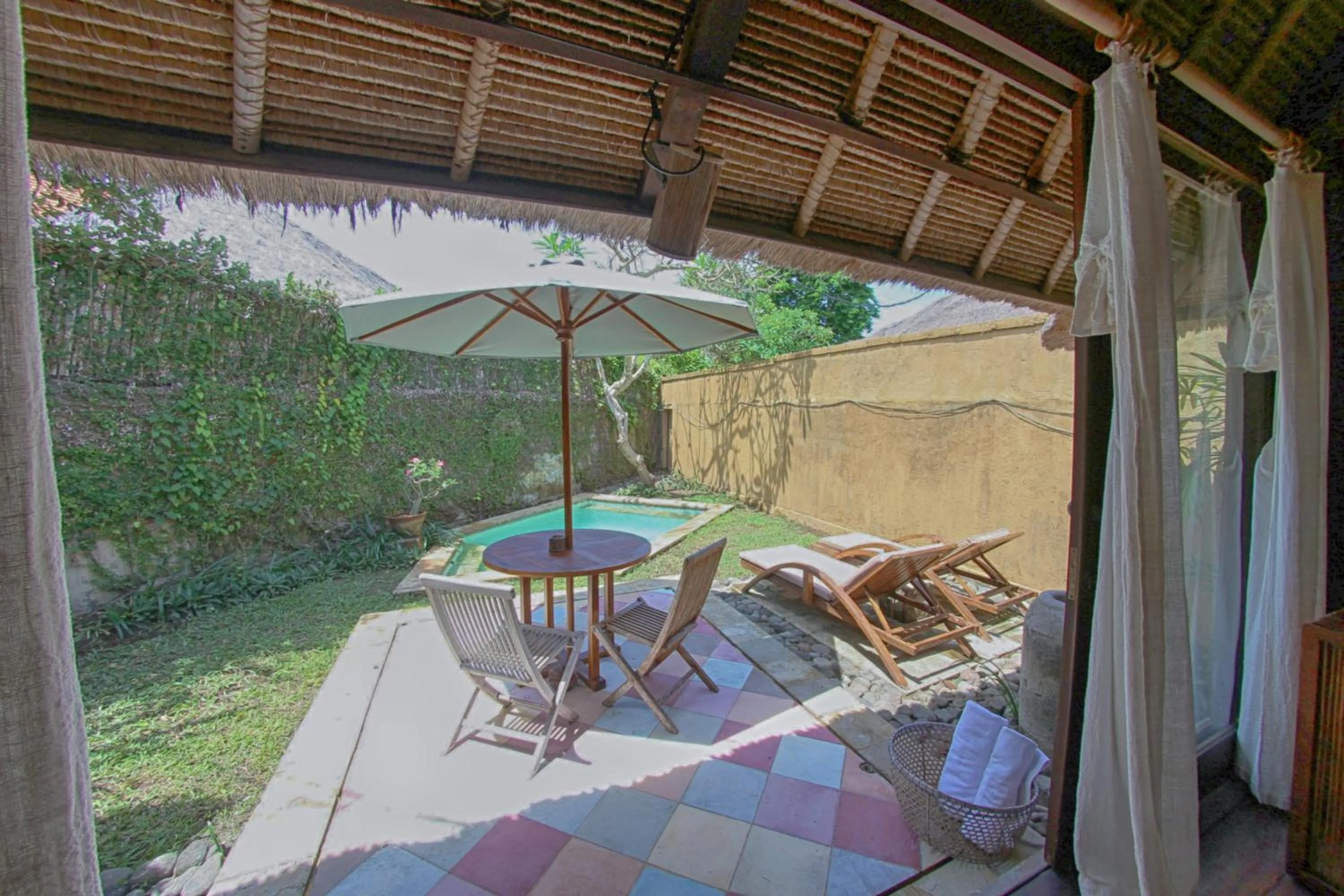 Patio in Visakha Sanur by Puri Signatures