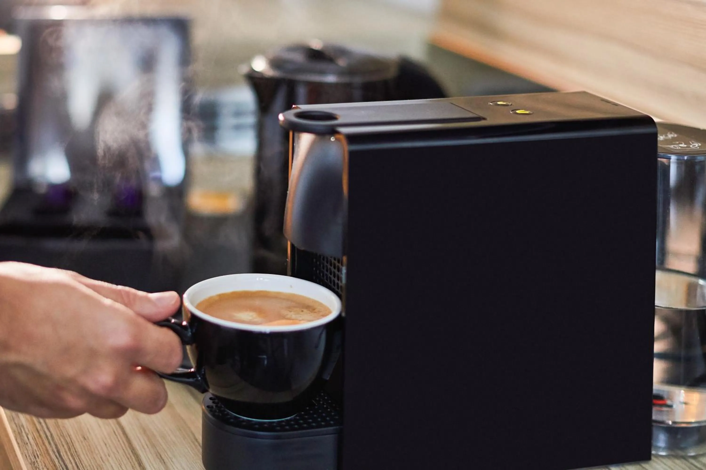 Coffee/tea facilities in Novotel Birmingham Airport Terminal Building - NEC