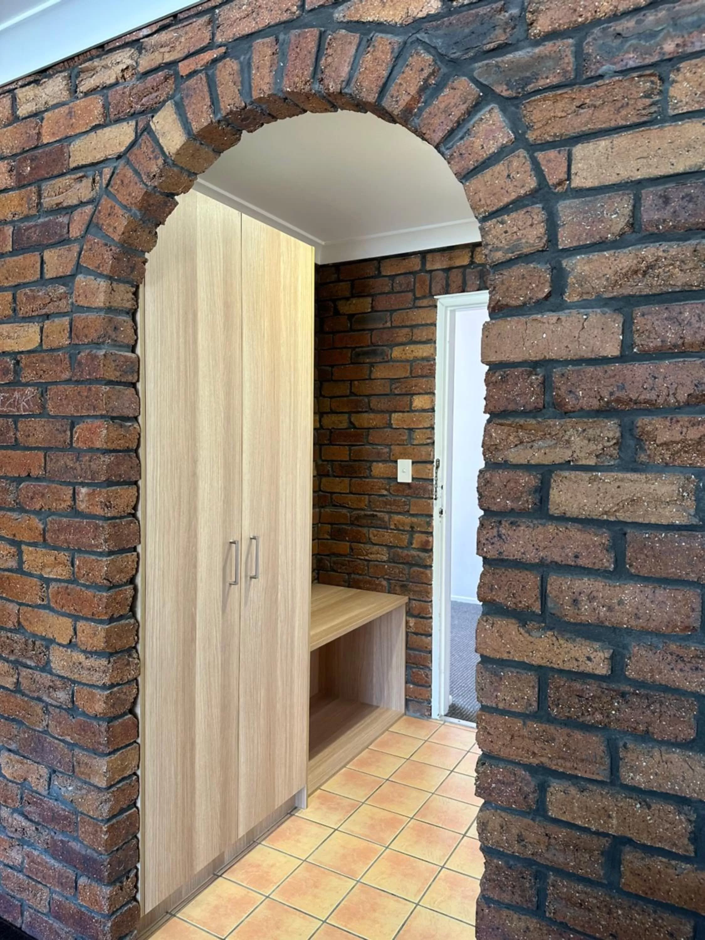 wardrobe in Logan City Motor Inn