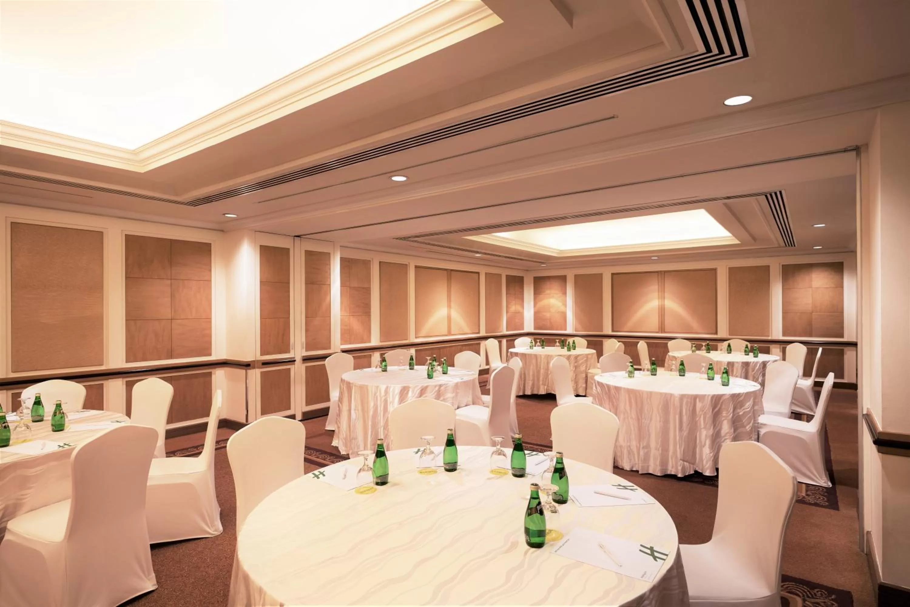 Meeting/conference room in Holiday Inn Singapore Orchard City Centre by IHG