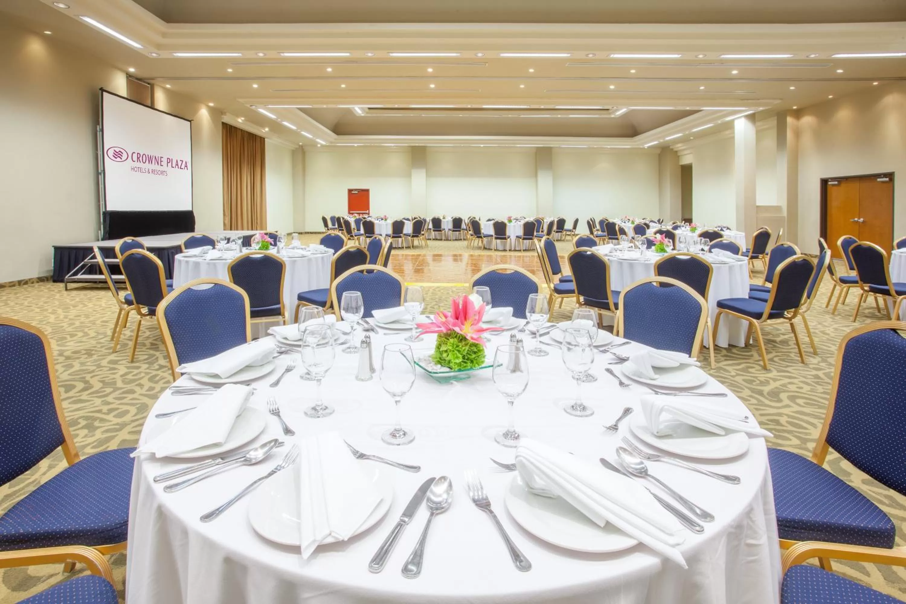 Meeting/conference room in Crowne Plaza Monterrey Aeropuerto by IHG