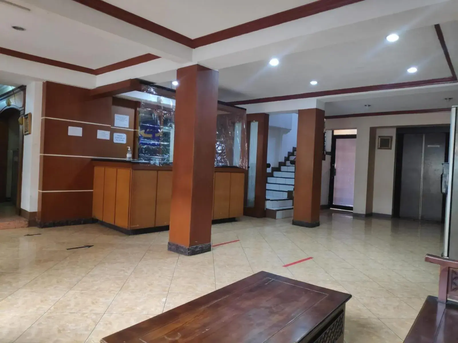 D Hans Hotel Syariah RedPartner near Wisata Religi Sunan Ampel Surabaya D Hans Hotel Syariah RedPartner near Wisata Religi Sunan Ampel Surabaya