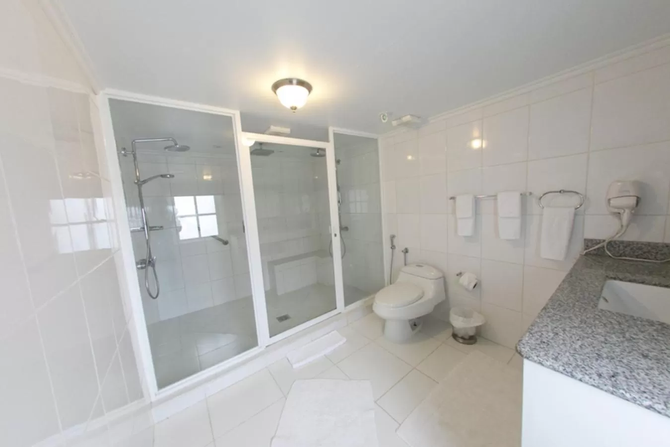 Bathroom in Hotel Panamonte