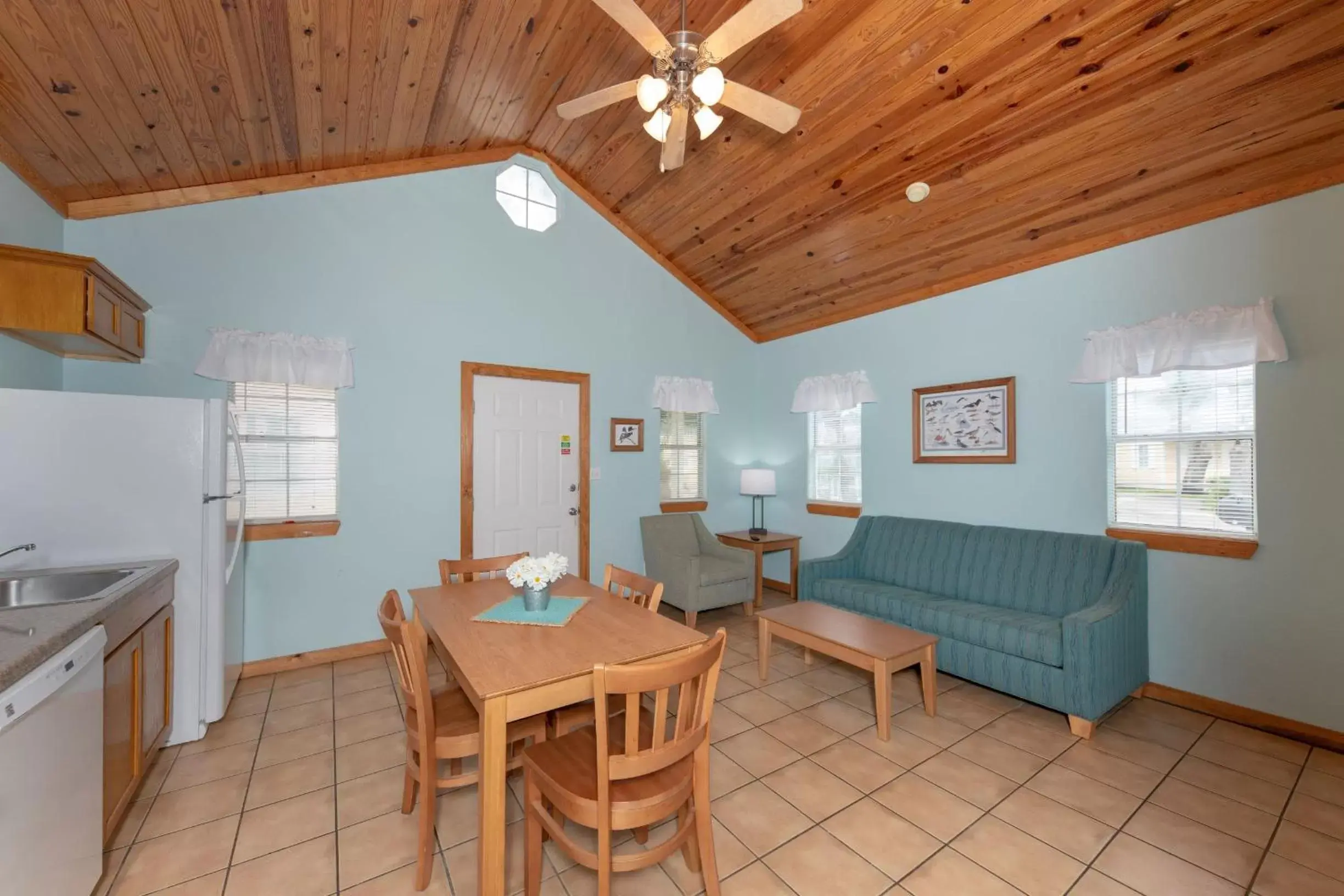 King Room in D&R Pelican Bay Resort King Room in D&R Pelican Bay Resort