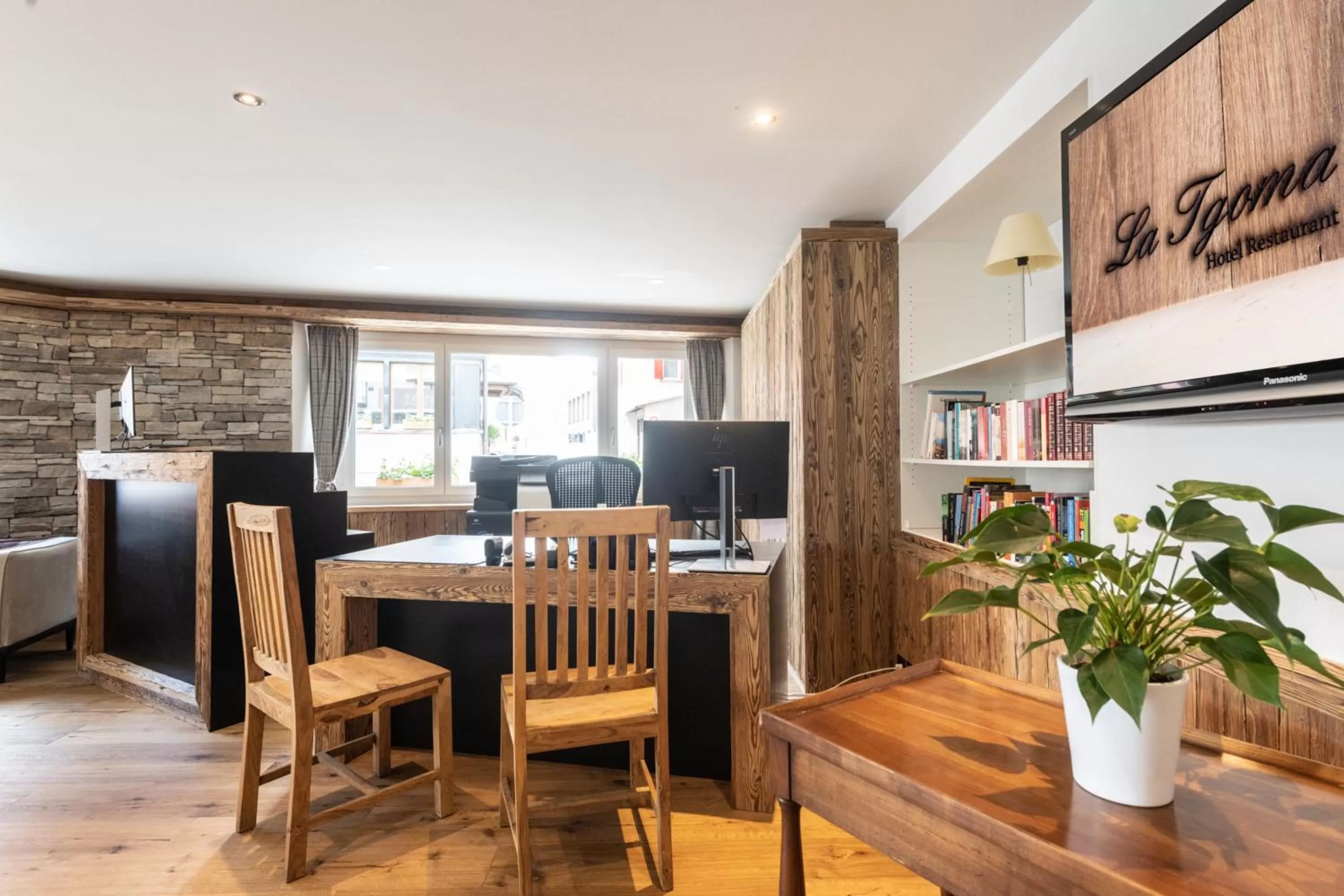 Lobby or reception in La Tgoma - Hotel & Restaurant