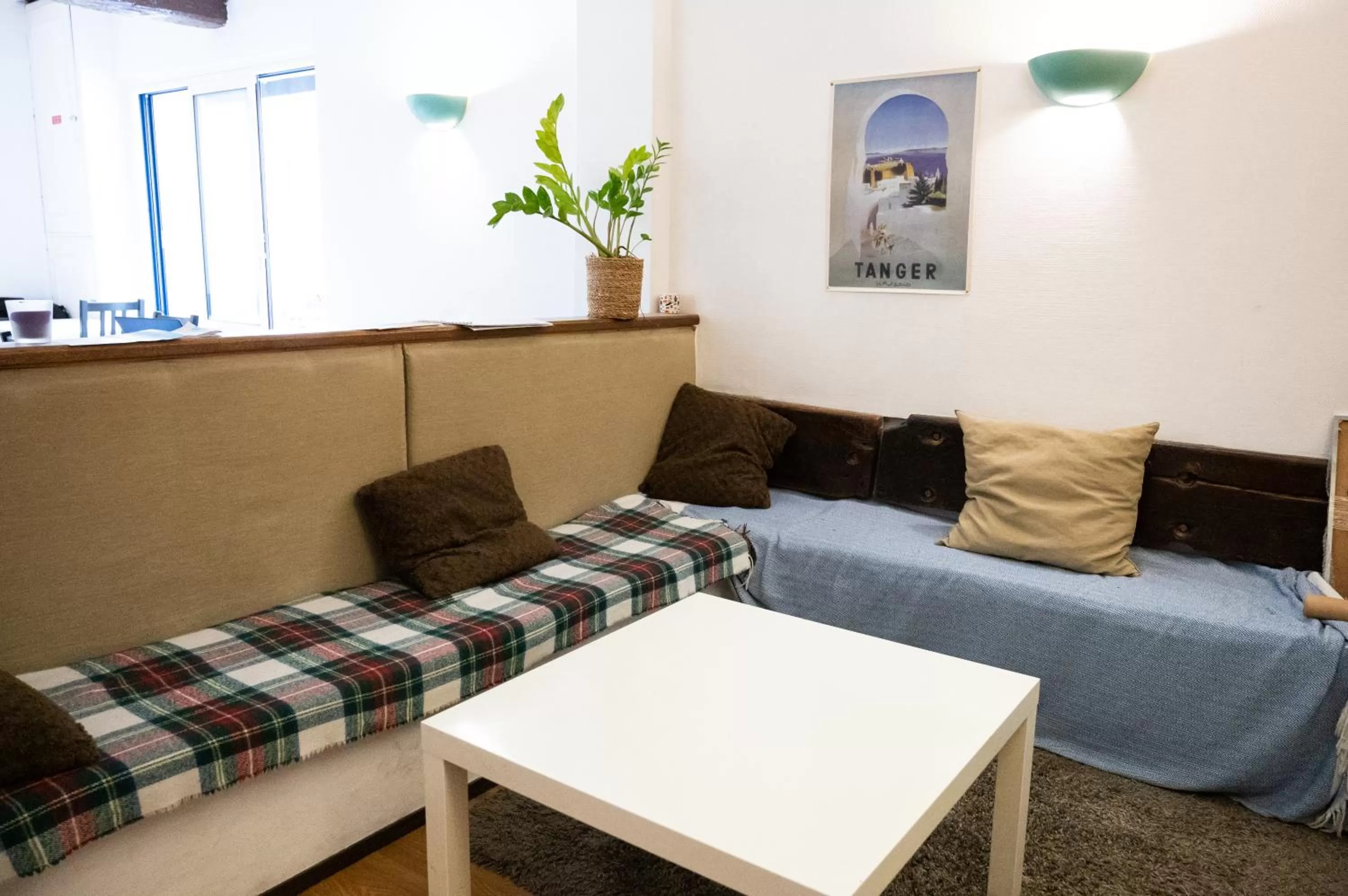 Communal lounge/ TV room in Le palais, hôtel - restaurant