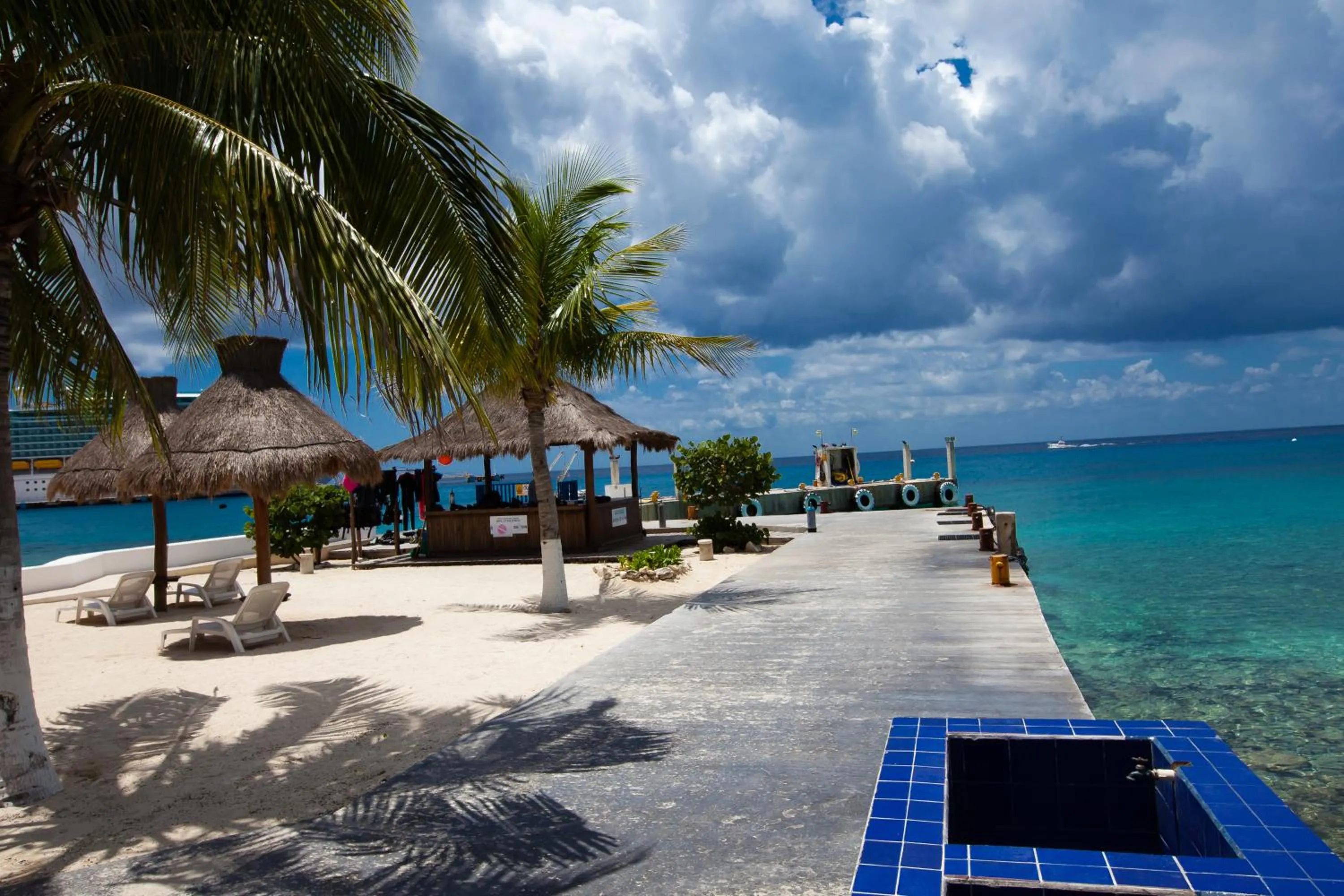 Diving in Casa del Mar Cozumel Hotel & Dive Resort with free access to an exclusive beach club
