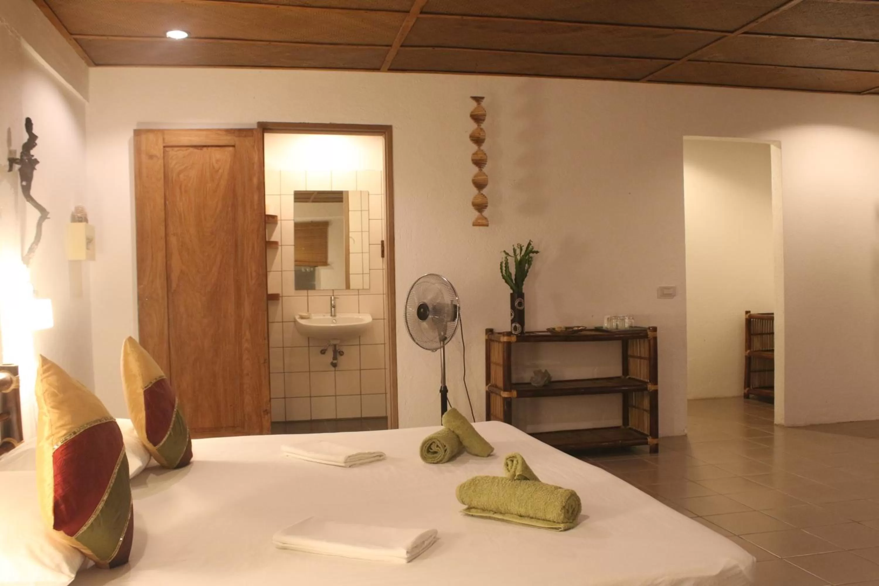 Deluxe Garden View Room in Chindonan Dive and Beach Resort