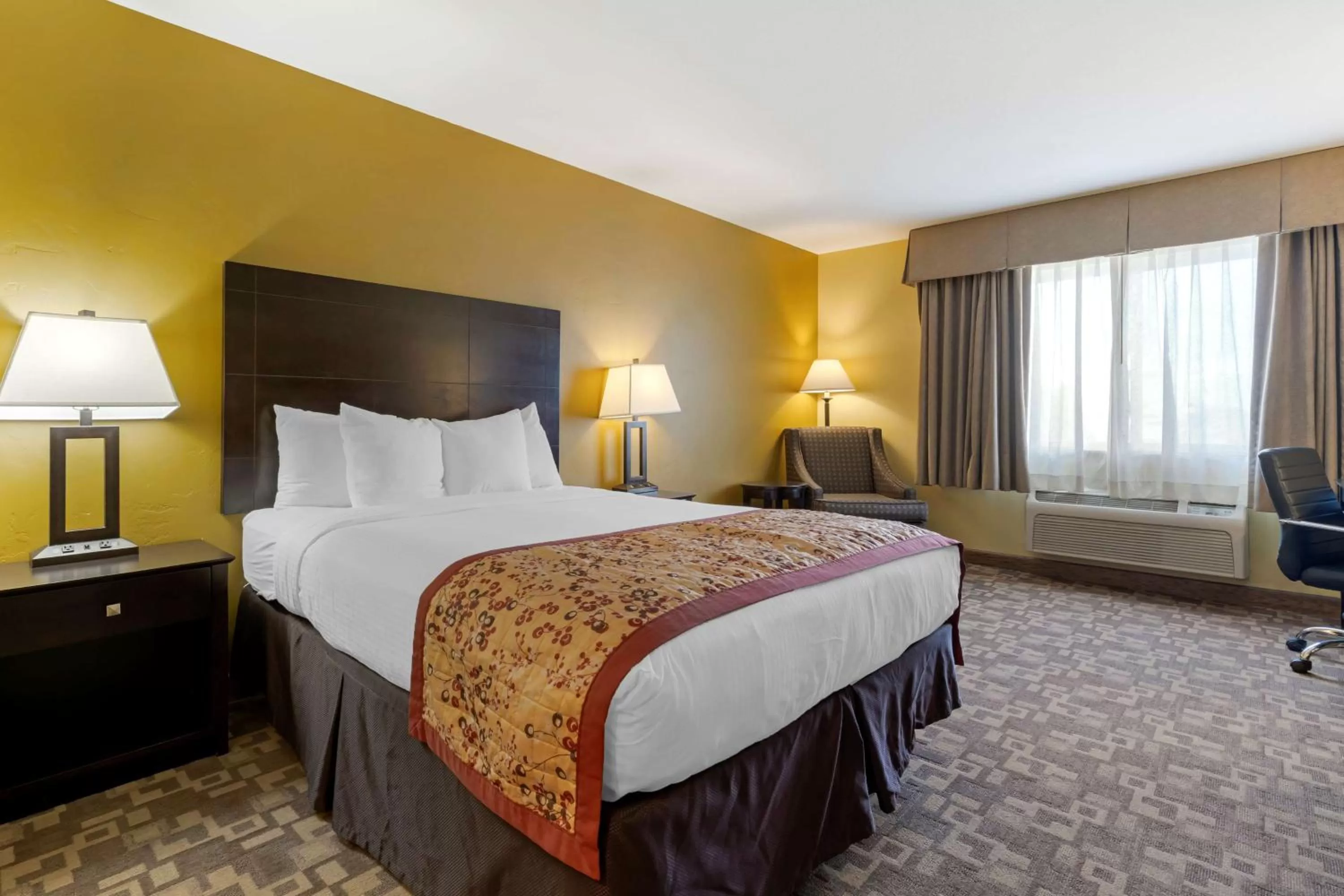 Bedroom, Bed in Best Western Blackfoot Inn