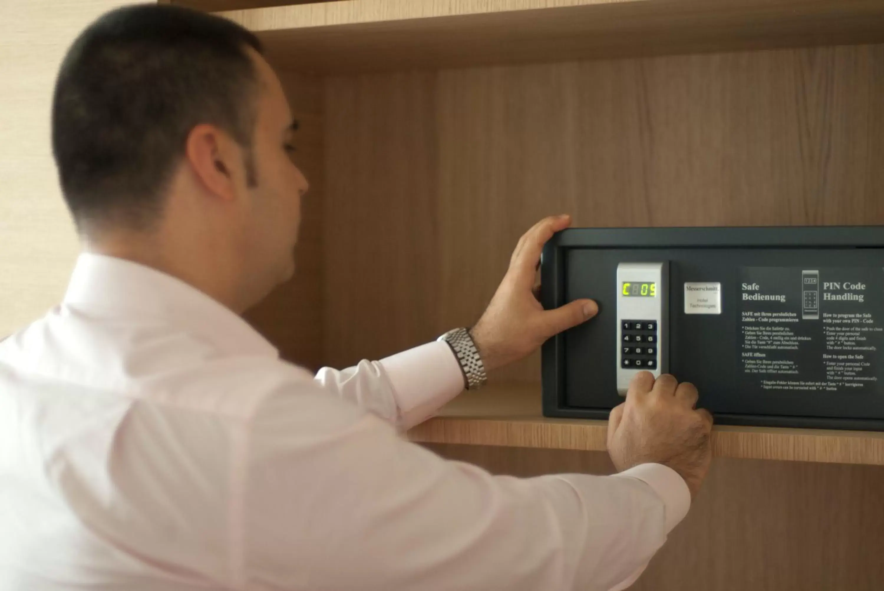 Business 2 Twin Room Non-Smoking Room in Ramada by Wyndham Oradea Business 2 Twin Room Non-Smoking Room in Ramada by Wyndham Oradea