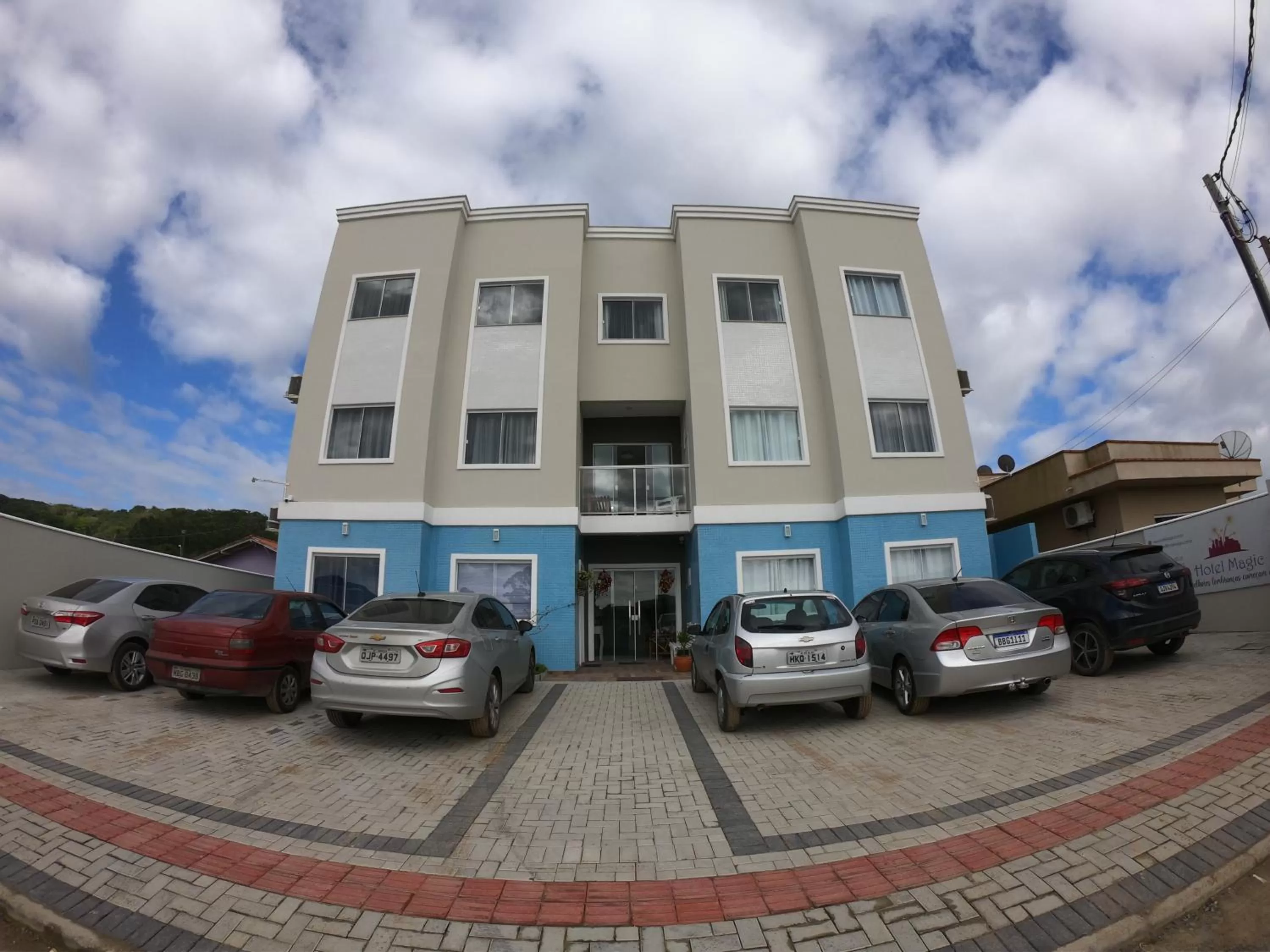 Property building in Hotel e Pousada Magic