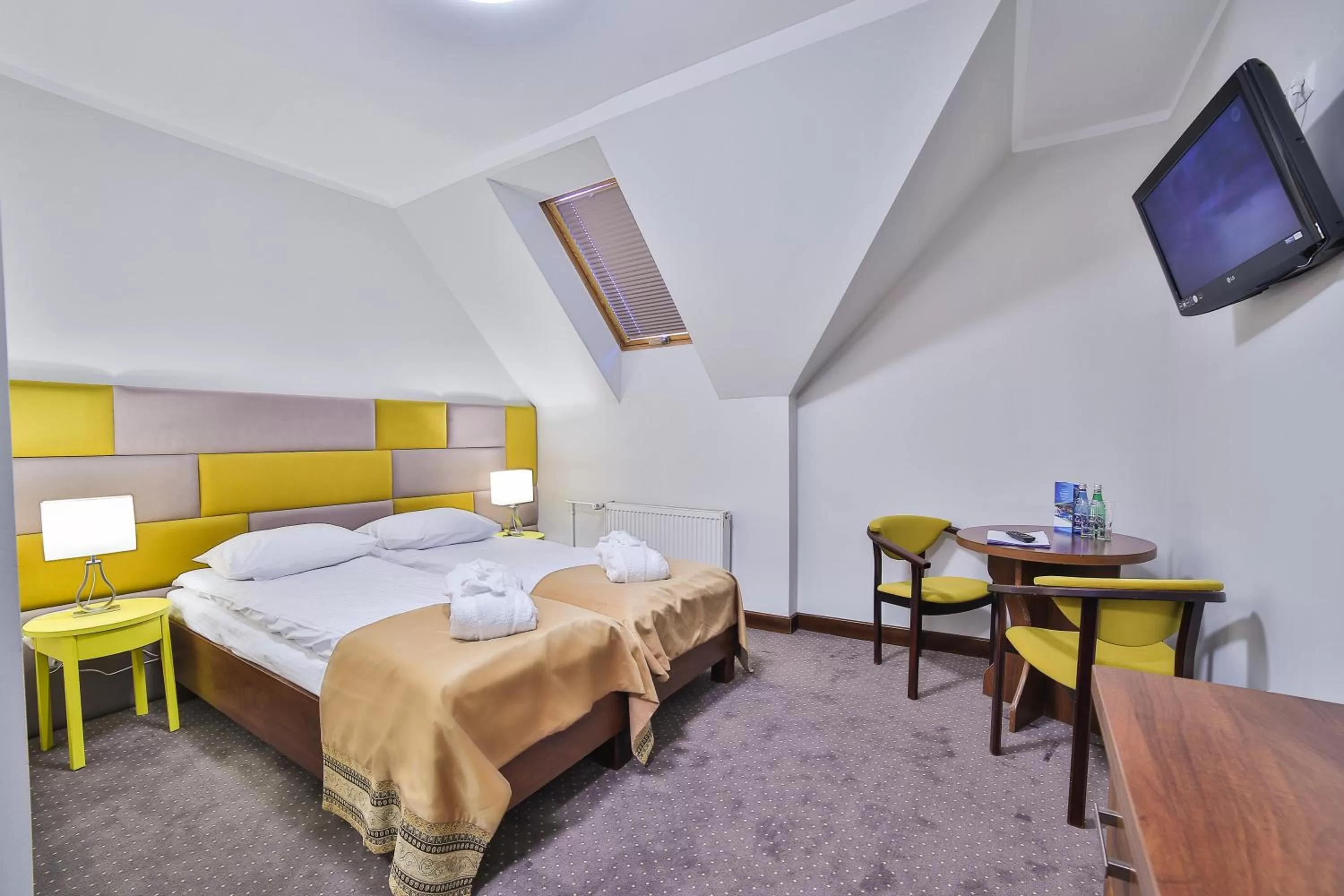 Photo of the whole room, Bed in Hotel Kompleks Beskid z basenem i stokiem narciarskim - blisko Babiej Góry