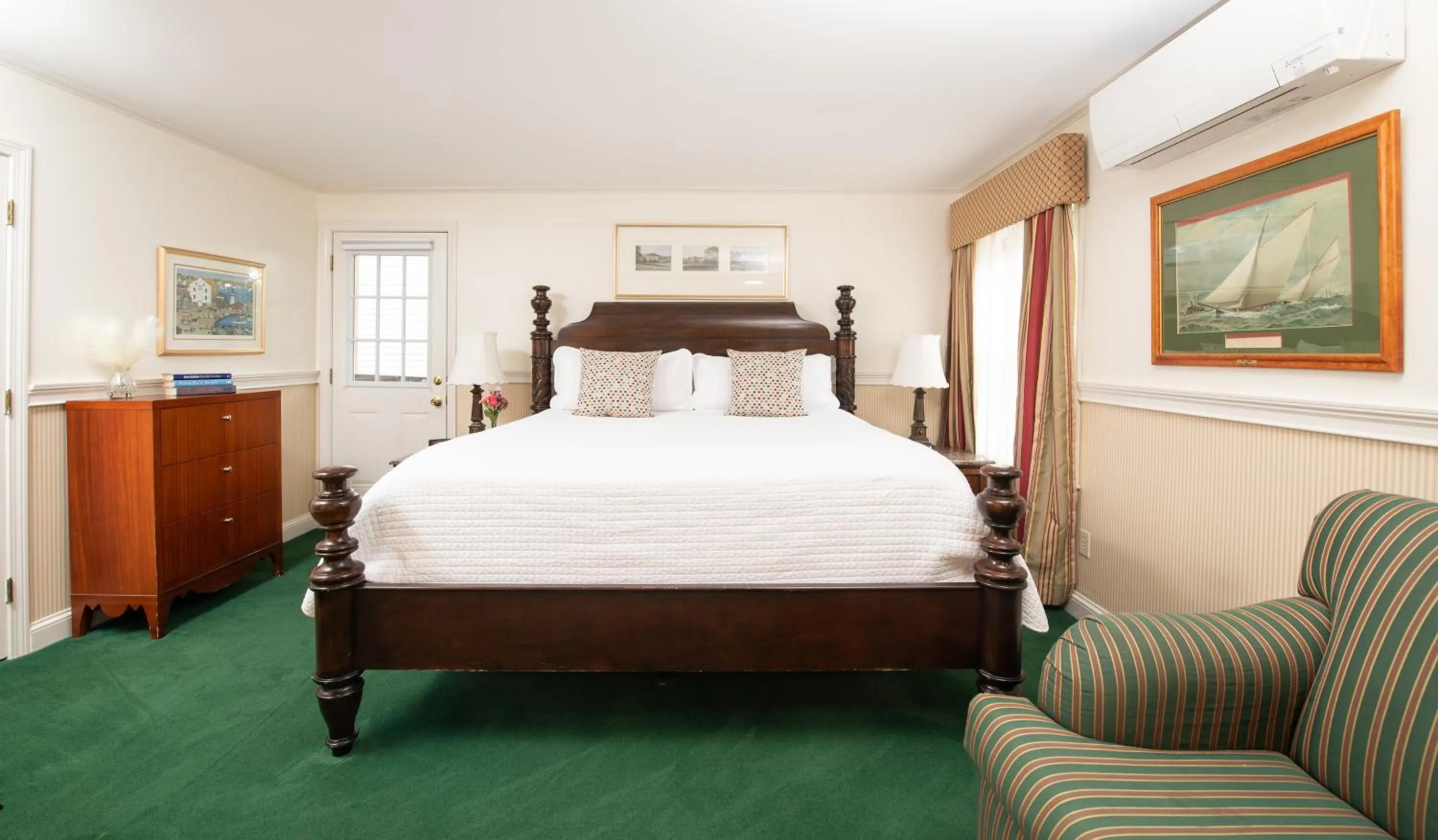 Bed in America's Cup Inn Newport