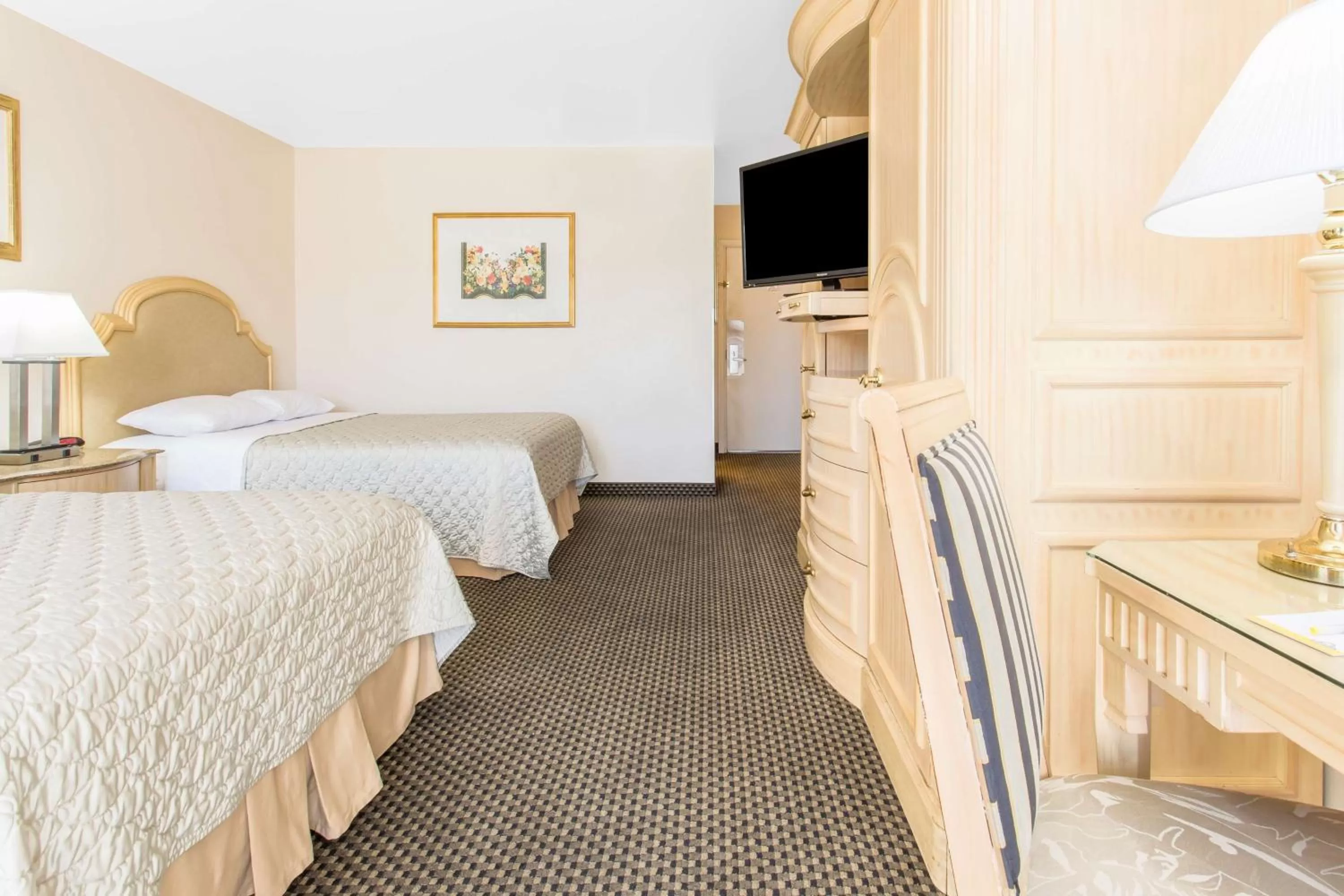 Double Room with Two Double Beds and View - Non-Smoking in Days Inn by Wyndham Modesto