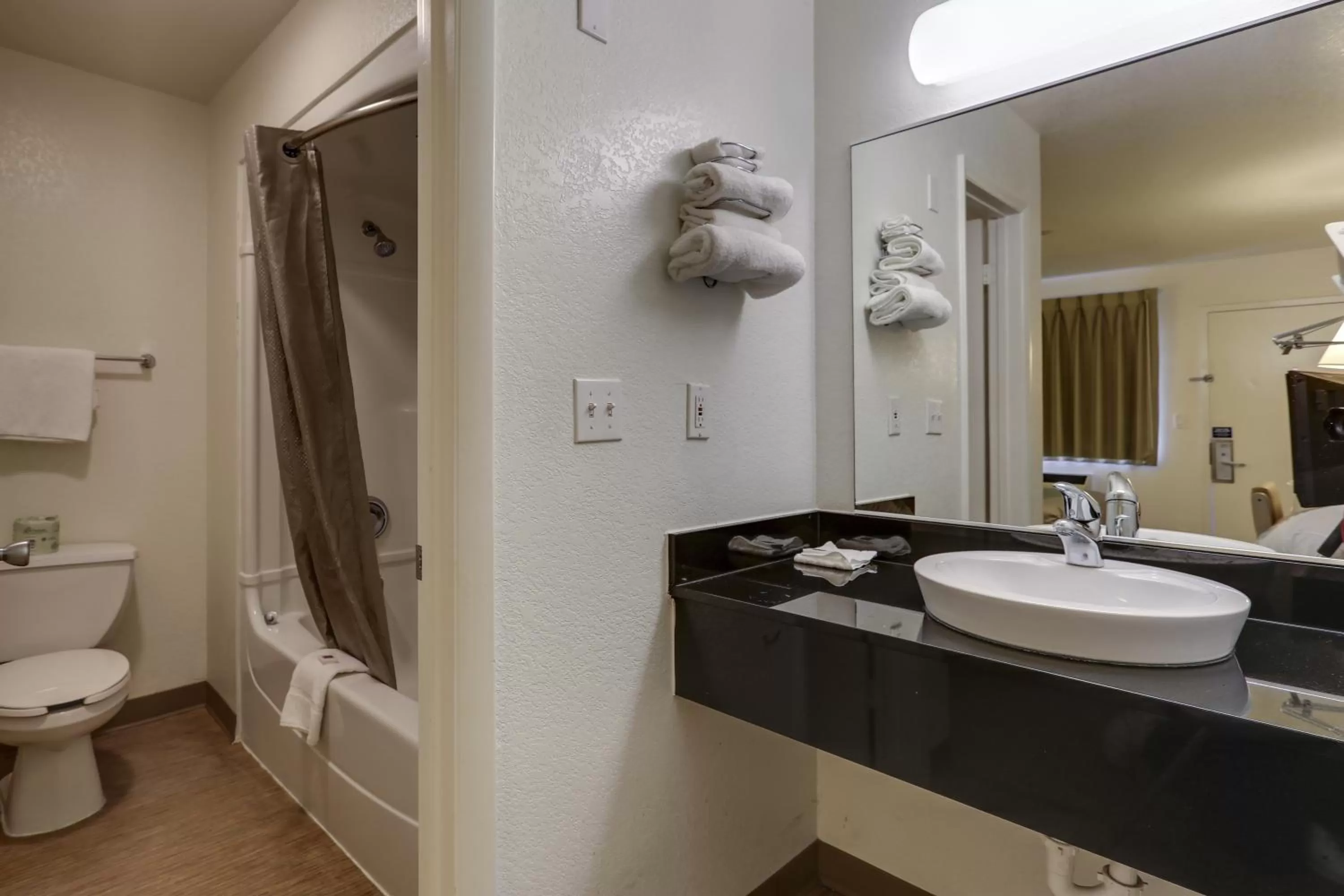 Bathroom in Motel 6-Port Allen, LA - Baton Rouge