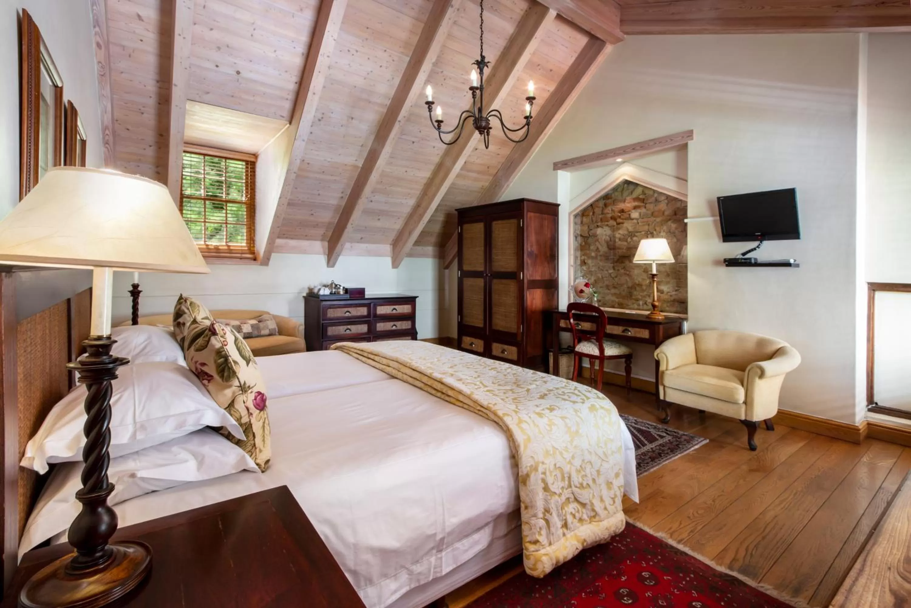 Bedroom, Bed in De Hoek Manor