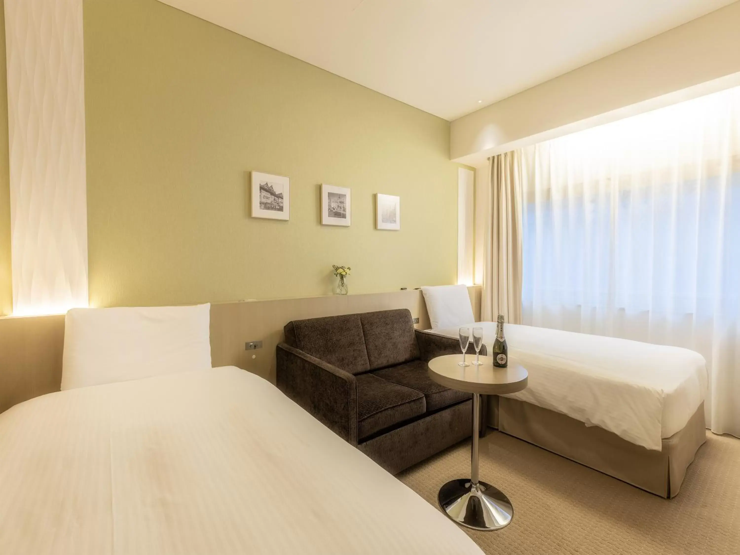 Standard Twin Room - Non-Smoking (Room facilities by ReFa) in Hotel Gracery Ginza Standard Twin Room - Non-Smoking (Room facilities by ReFa) in Hotel Gracery Ginza