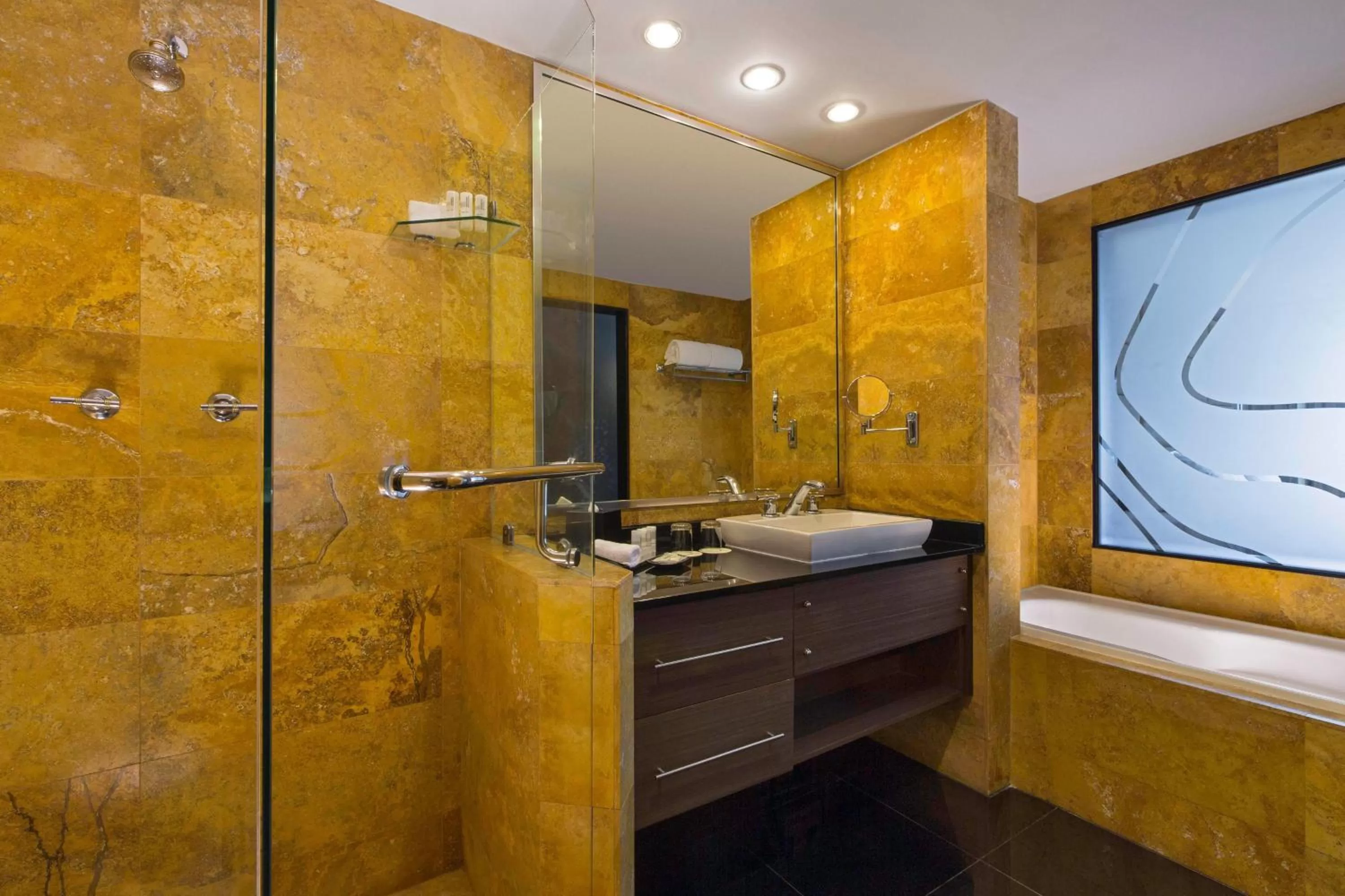 Bathroom in Le Meridien Panama