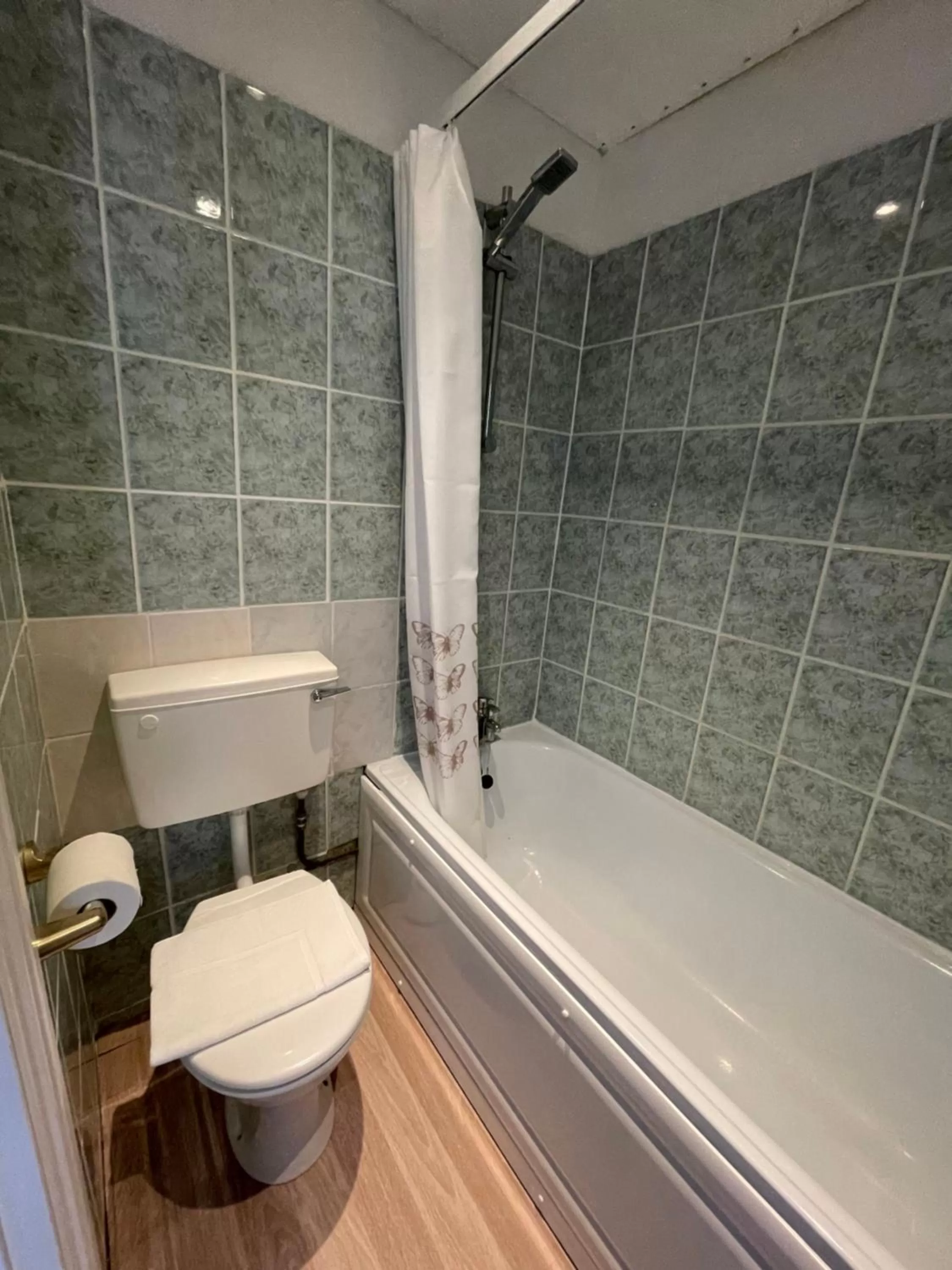 Shower, Bathroom in The Silver How