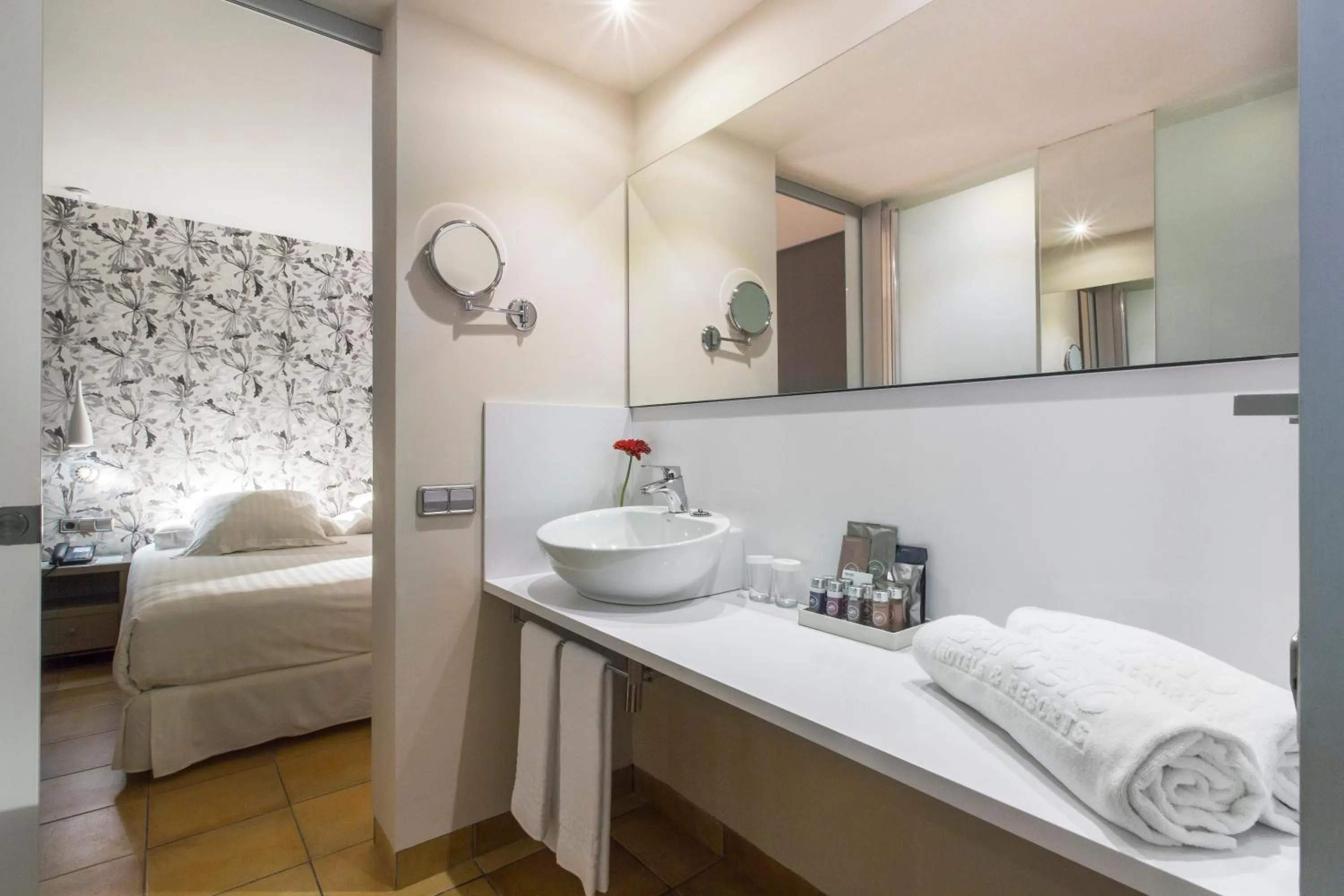 Bathroom, Bed in Occidental Playa de Palma