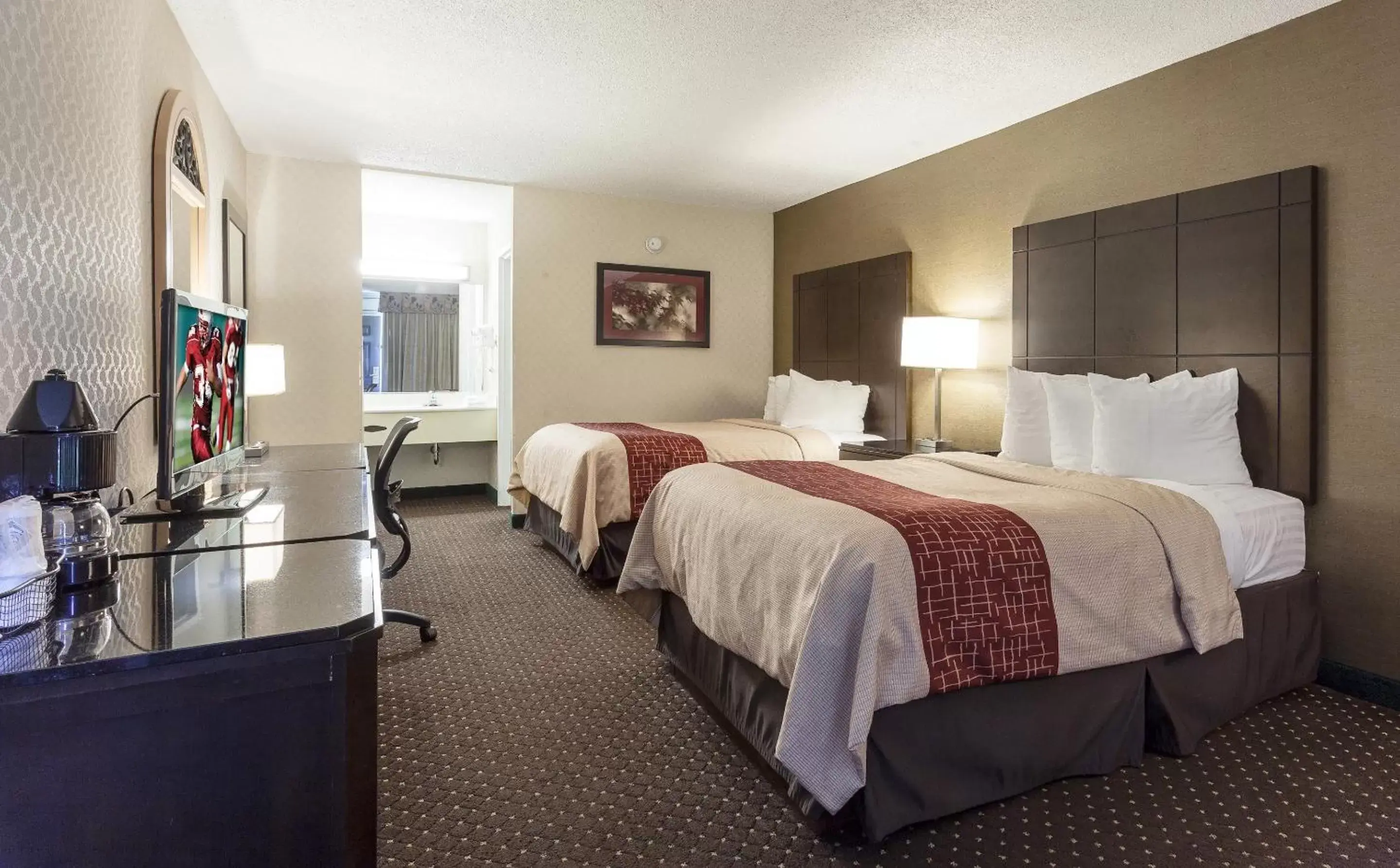 Standard Room with Two Double Beds Disability Access Roll-In Shower Non-Smoking in Red Roof Inn & Suites DeKalb Standard Room with Two Double Beds Disability Access Roll-In Shower Non-Smoking in Red Roof Inn & Suites DeKalb