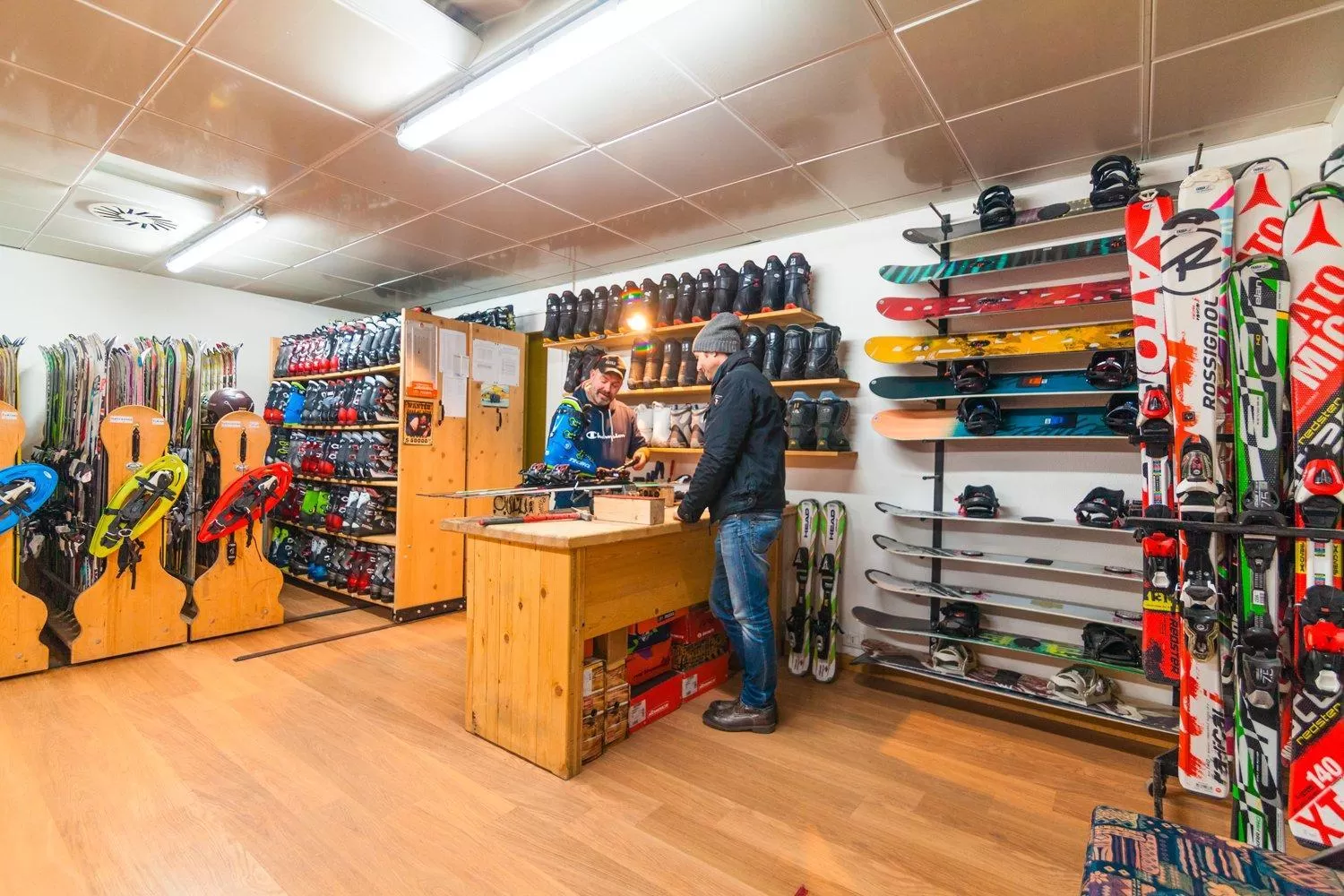 Skiing in Hotel Club Regina E Fassa