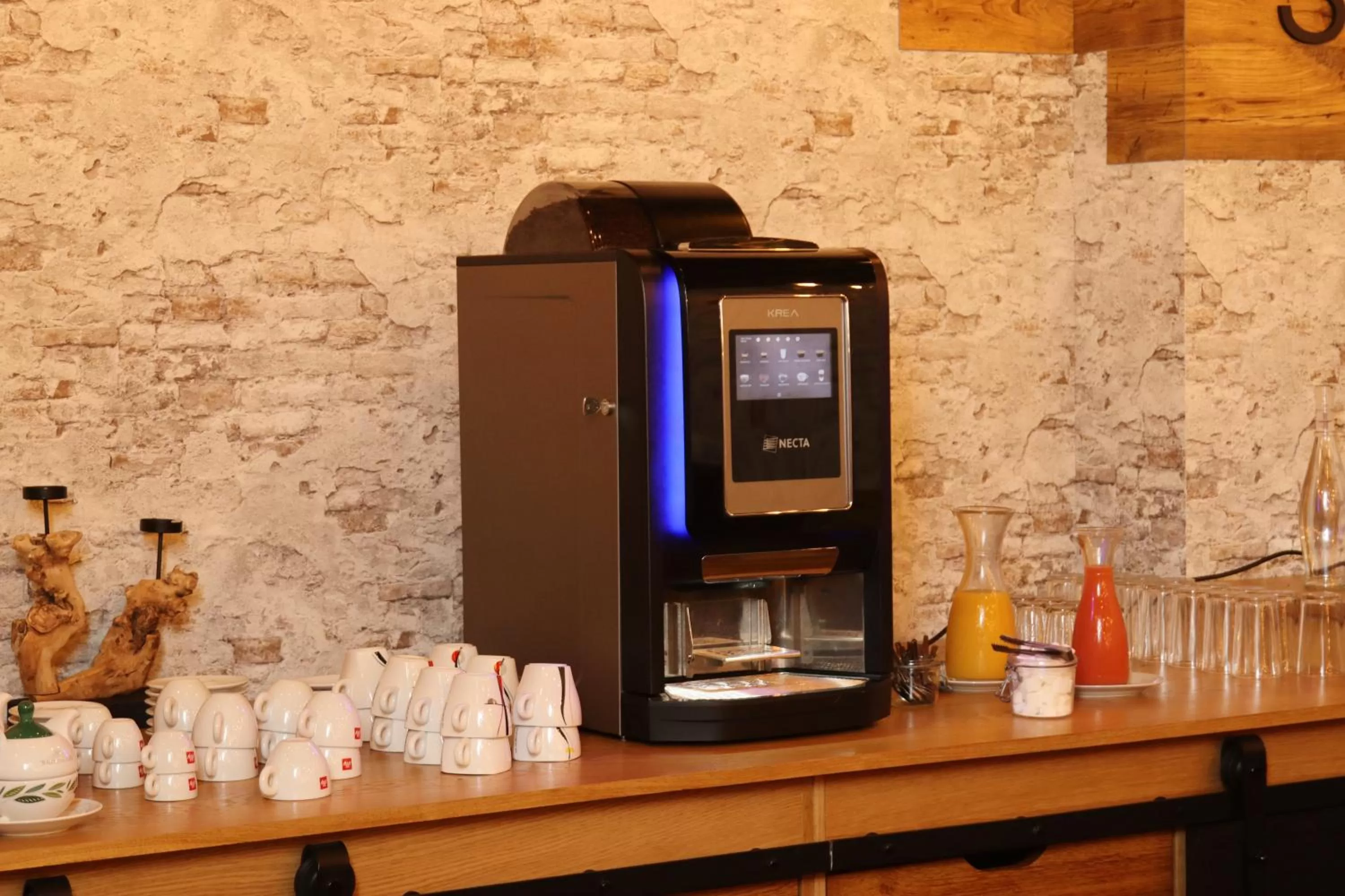 Breakfast, Coffee/Tea Facilities in Hôtel & Restaurant Le Patio VICHY