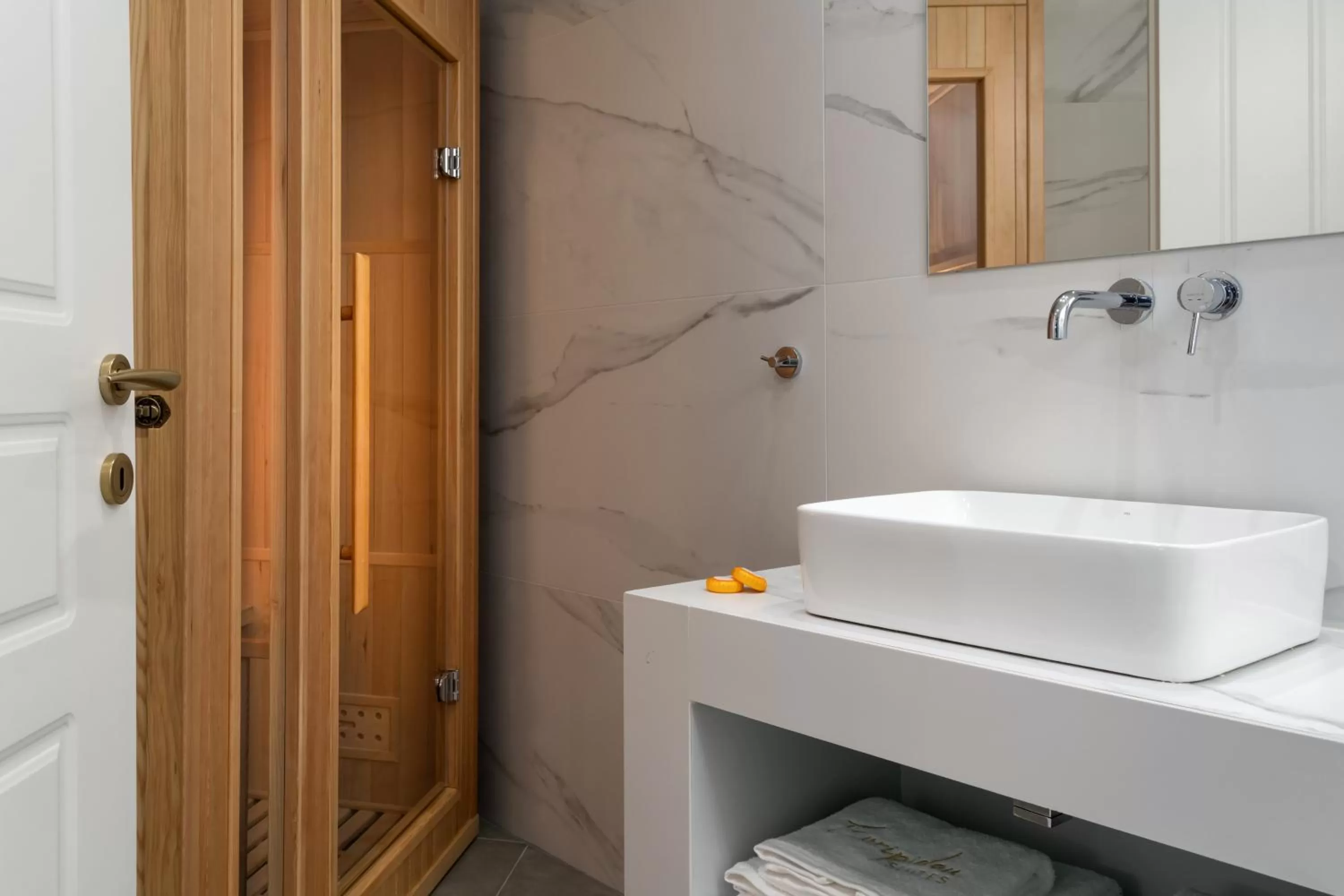 Sauna in Evripidou Suites