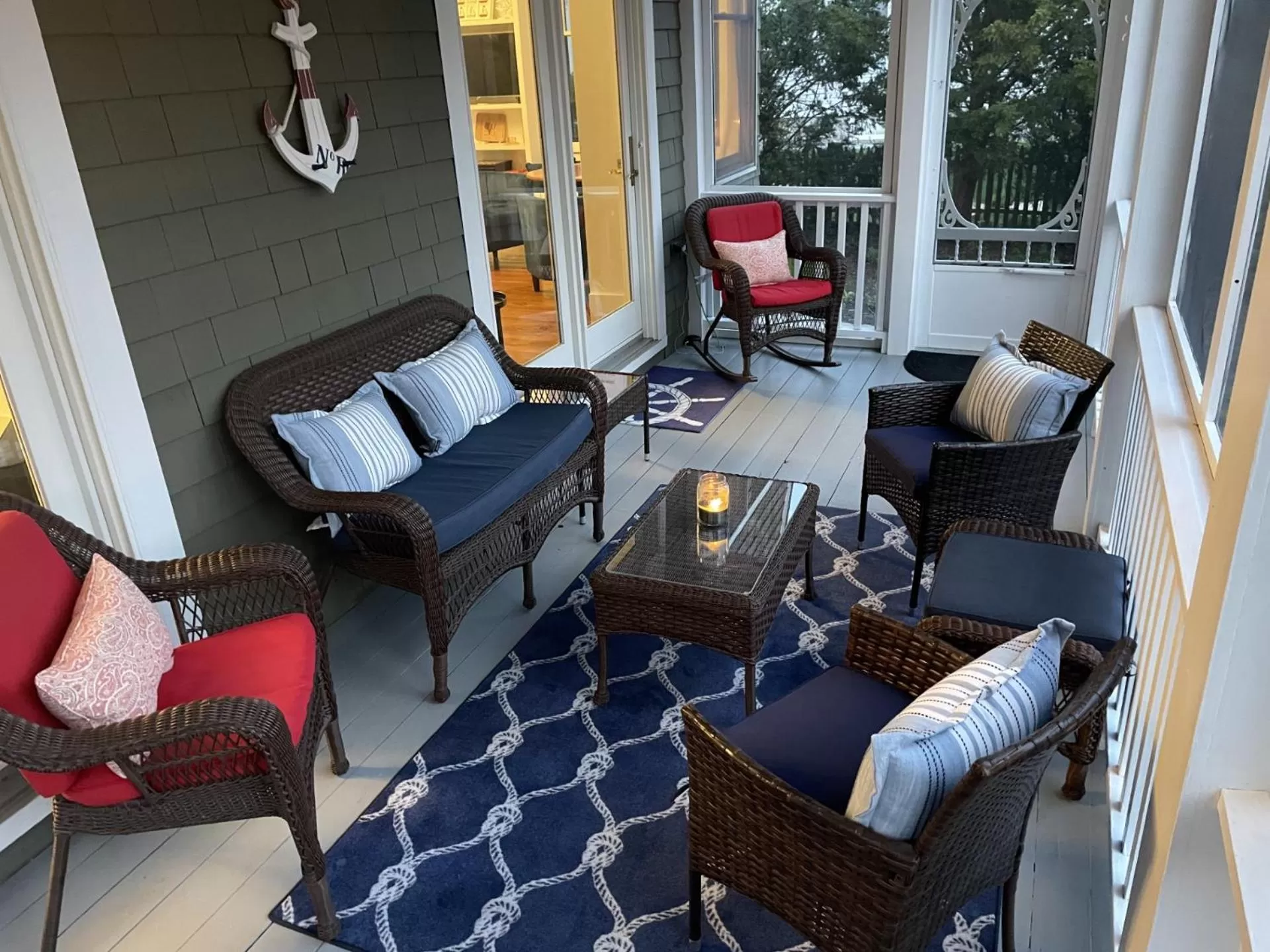 Property building, Seating Area in White Sails Inn