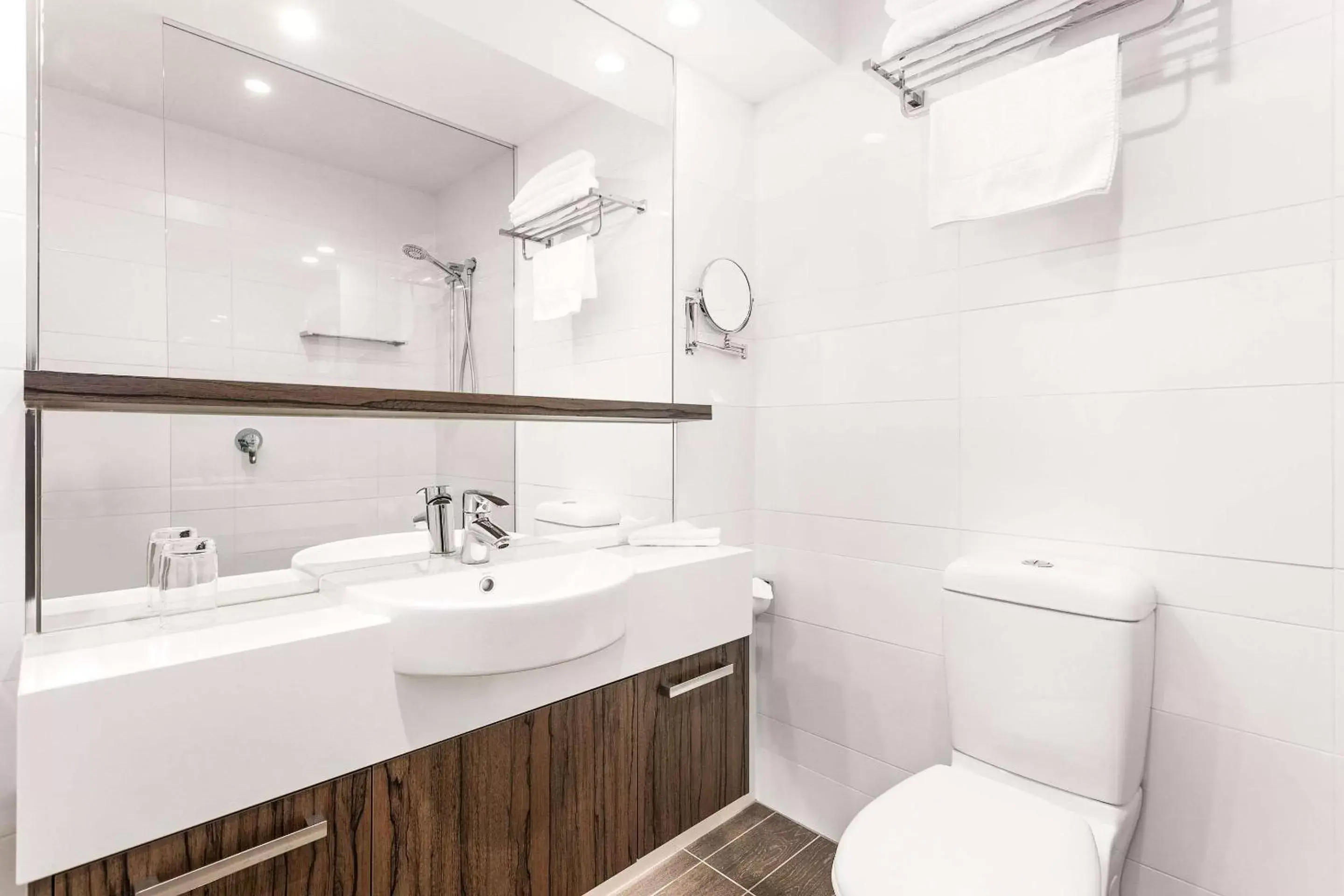 Deluxe Twin Room - single occupancy in Quality Hotel Taylors Lakes Deluxe Twin Room - single occupancy in Quality Hotel Taylors Lakes