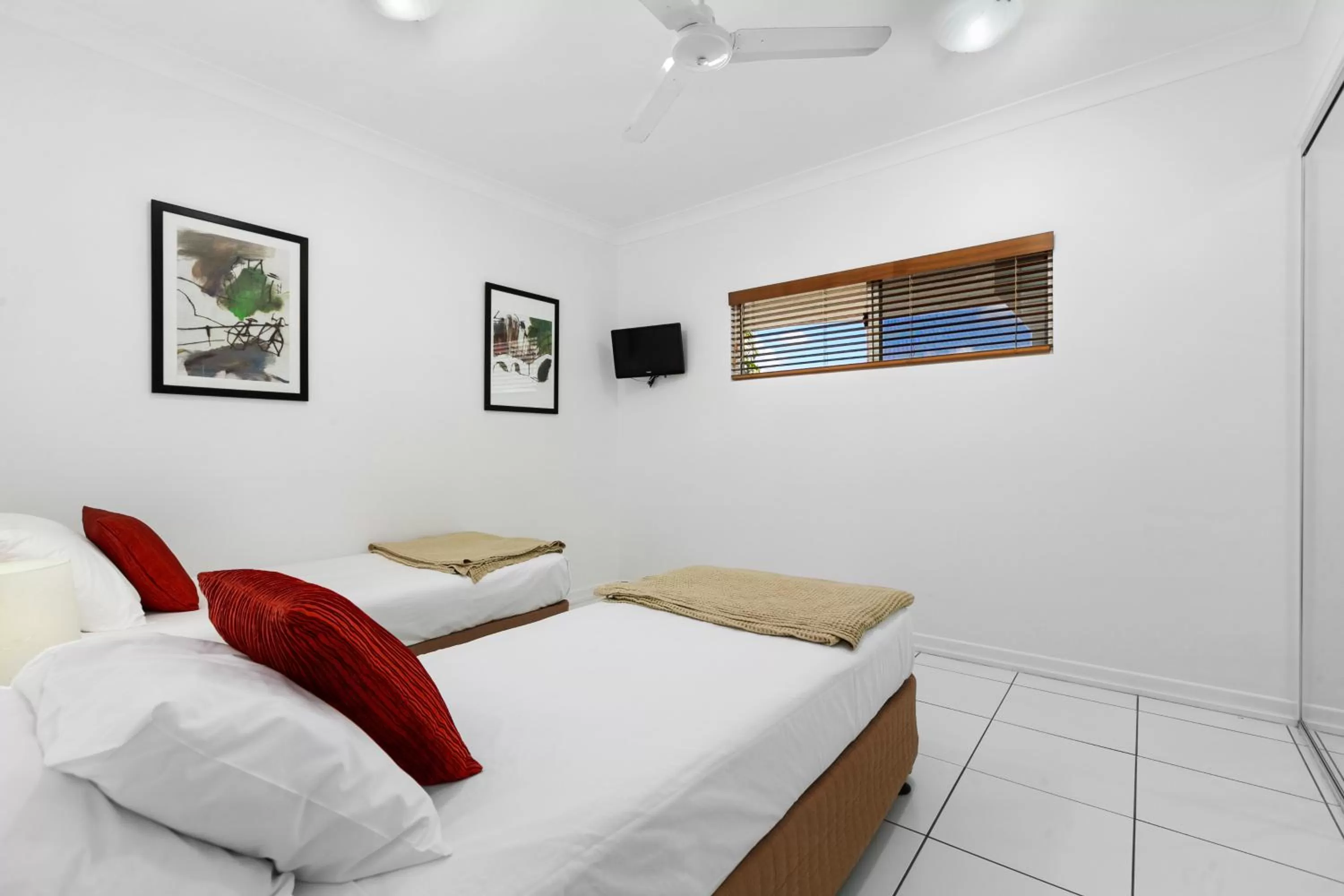 Bedroom, Bed in Bellevue At Trinity Beach