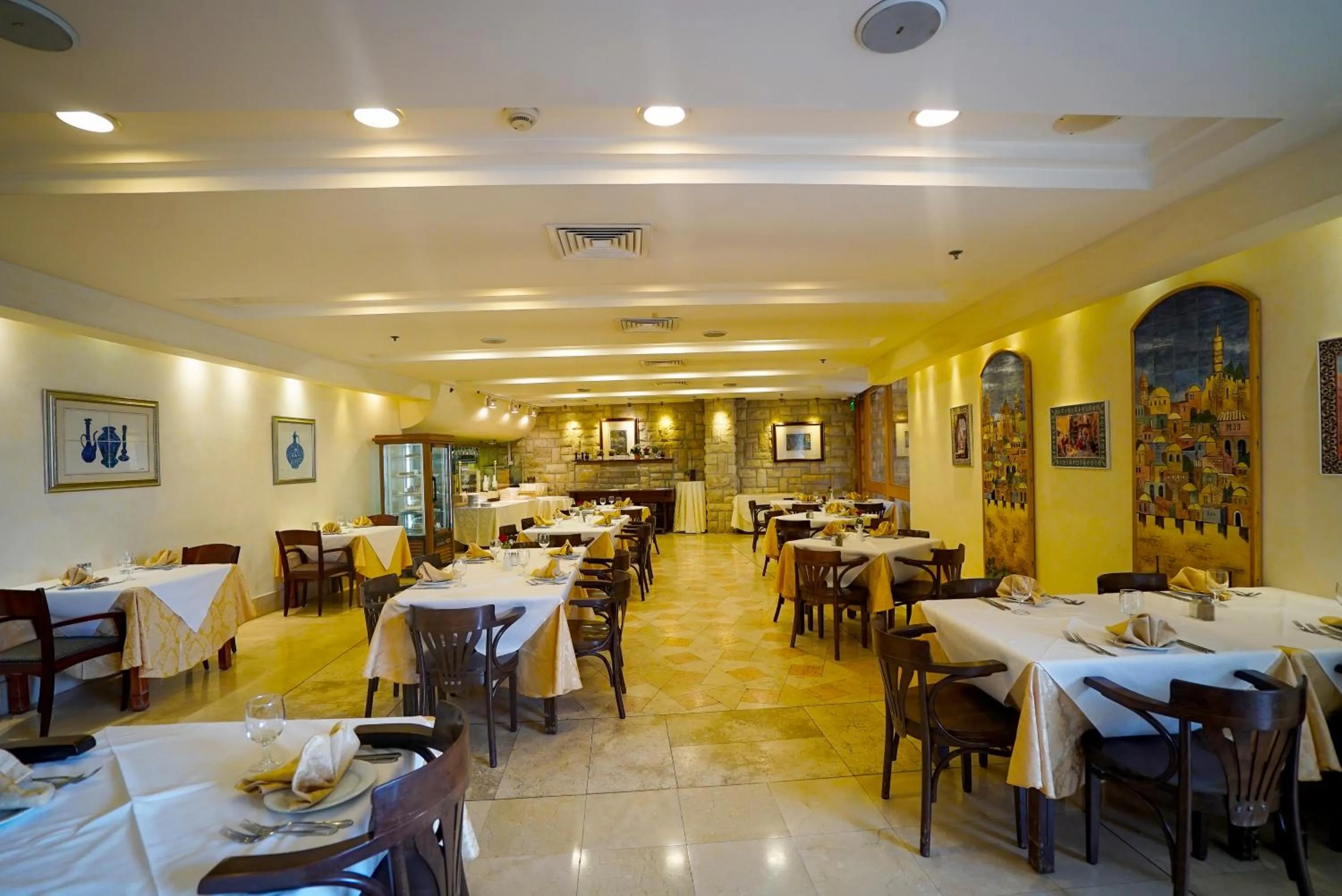 Restaurant/places to eat in Ambassador Hotel