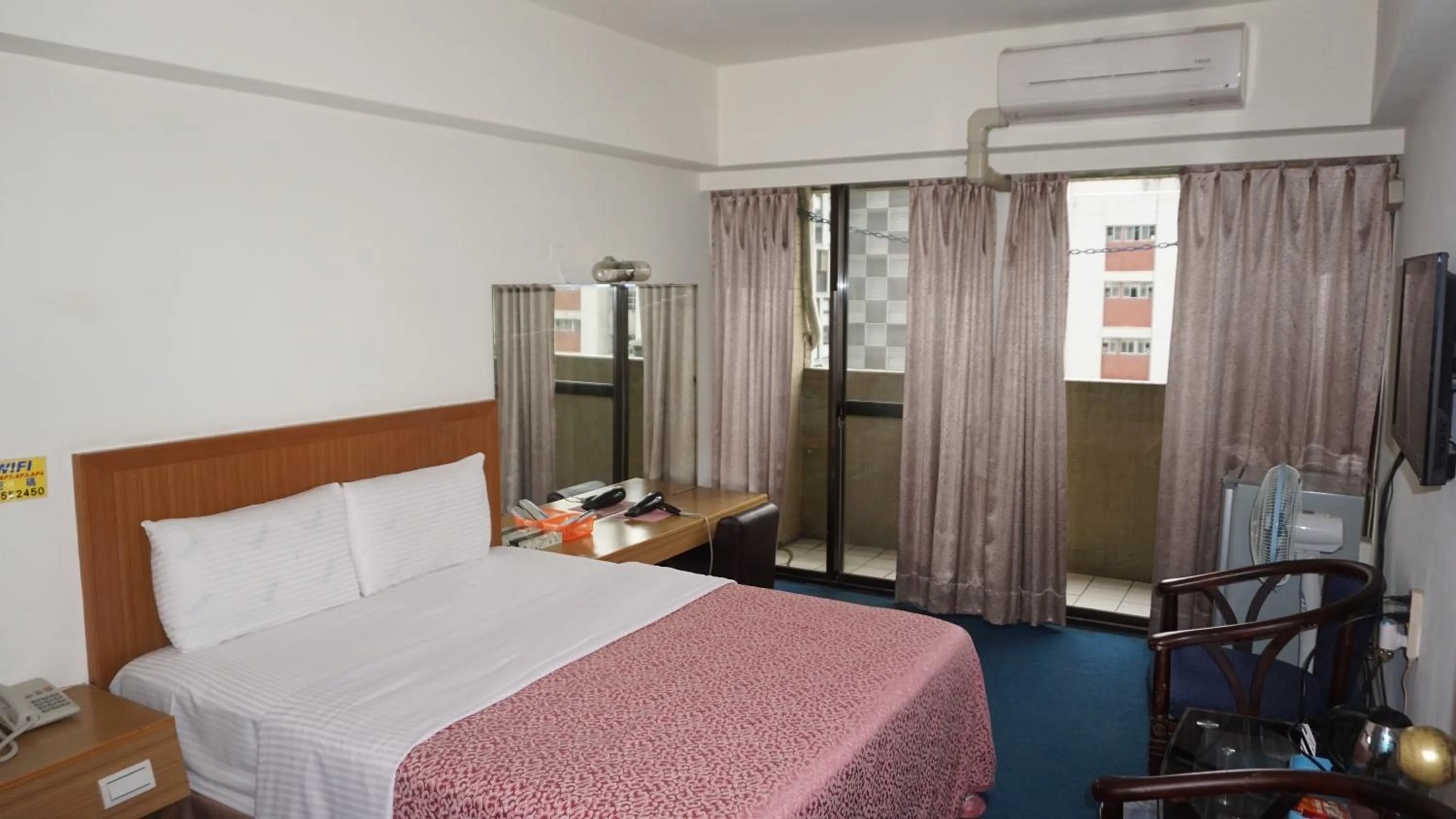 bunk bed, Bed in Chian Huei Business Hotel