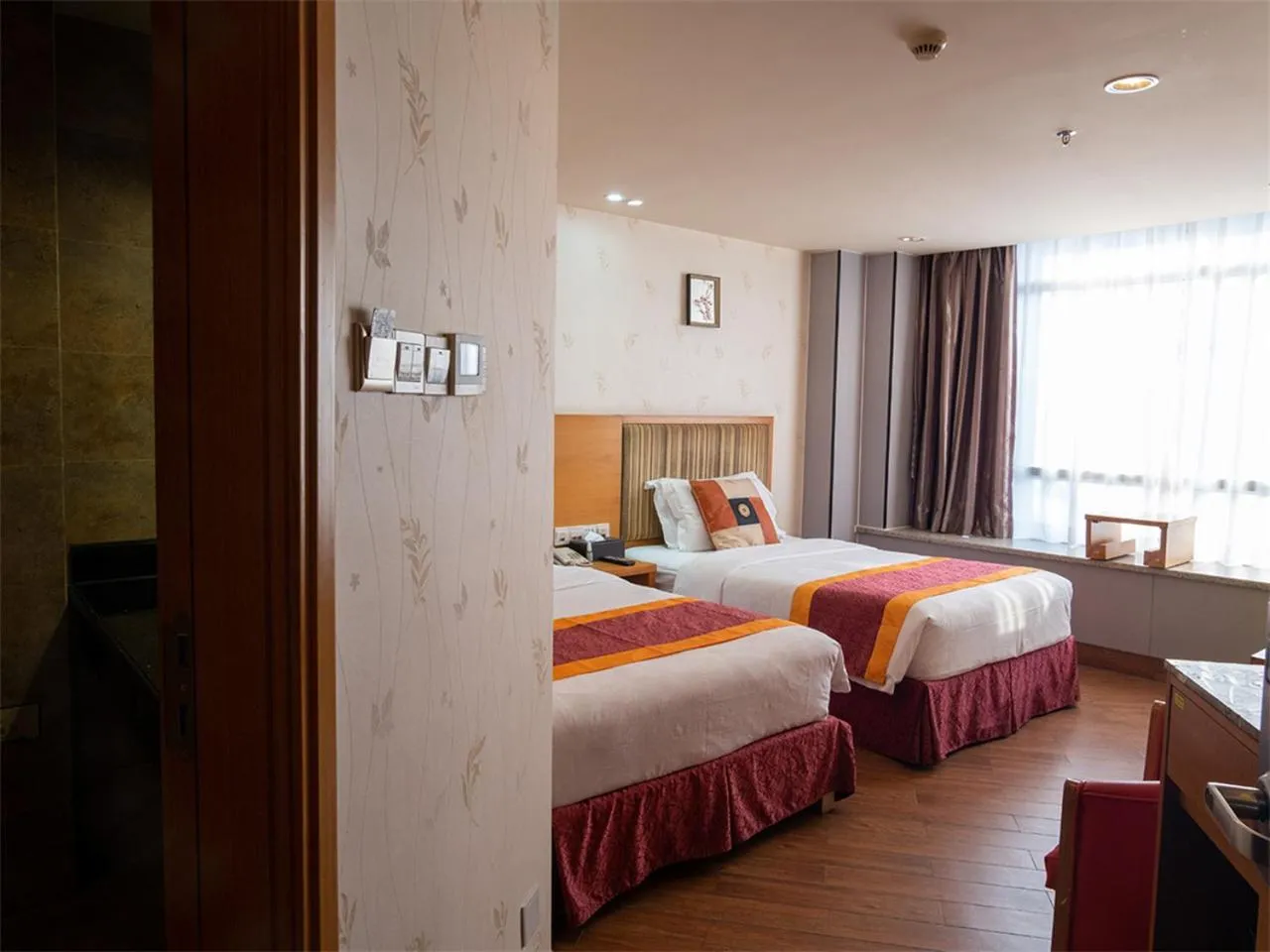 Bed in Guangzhou The Royal Garden Hotel