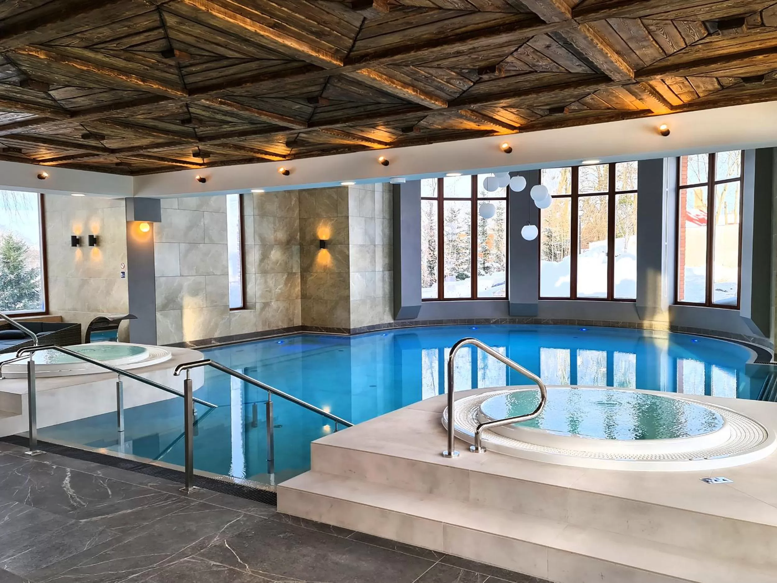 Swimming Pool in Willa Pod Zamkiem