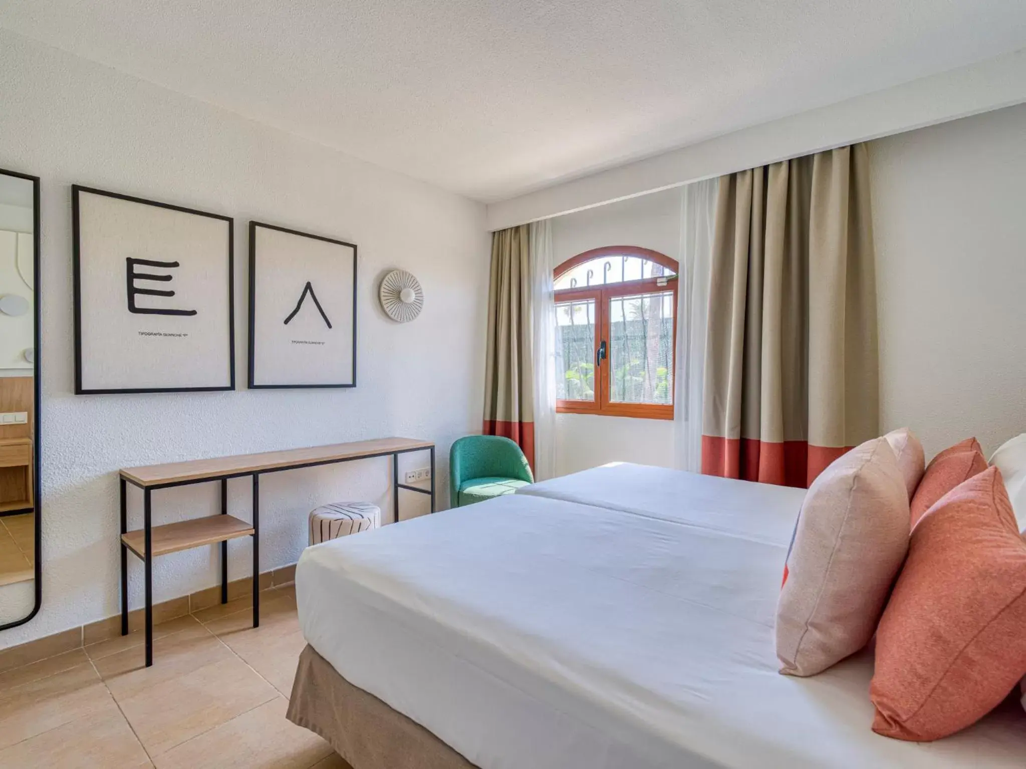 Superior Suite (3 Adults) in HD Parque Cristobal Gran Canaria Superior Suite (3 Adults) in HD Parque Cristobal Gran Canaria