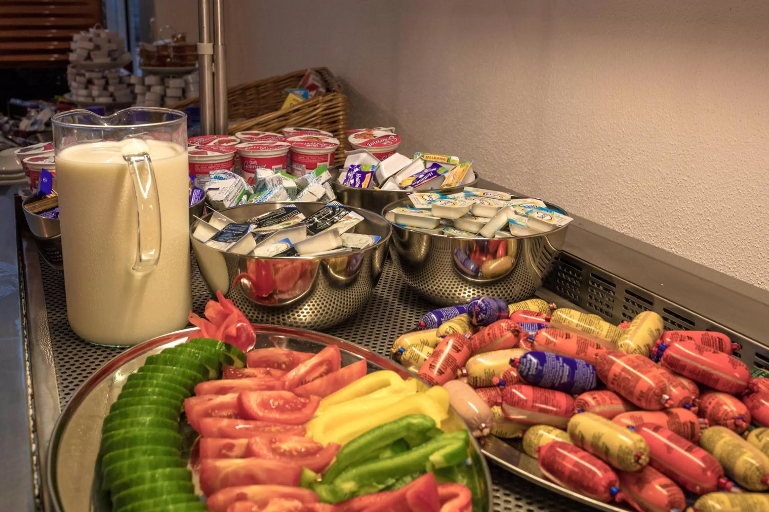 Breakfast, Food in Stadthotel Donauwörth