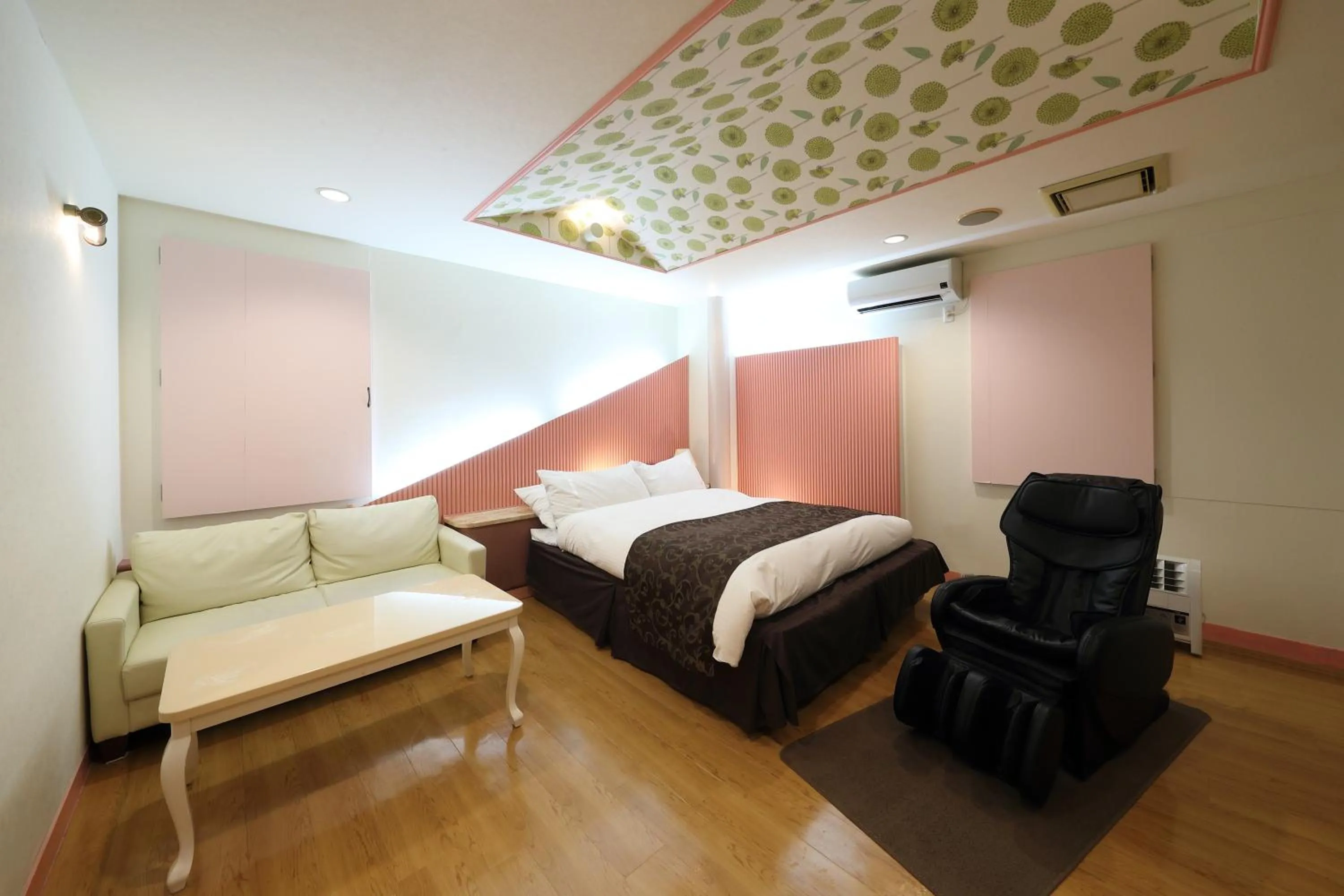 Photo of the whole room, Bed in Hotel Fine Garden Okayama II