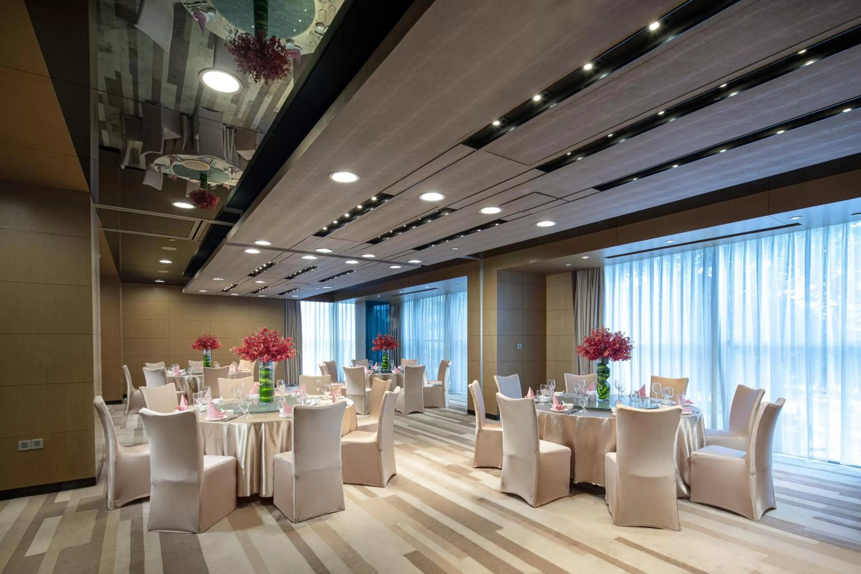 Restaurant/places to eat in Crowne Plaza Guangzhou Huadu by IHG - Free Shuttle bus between hotel to Exhibition Center During Canton Fair