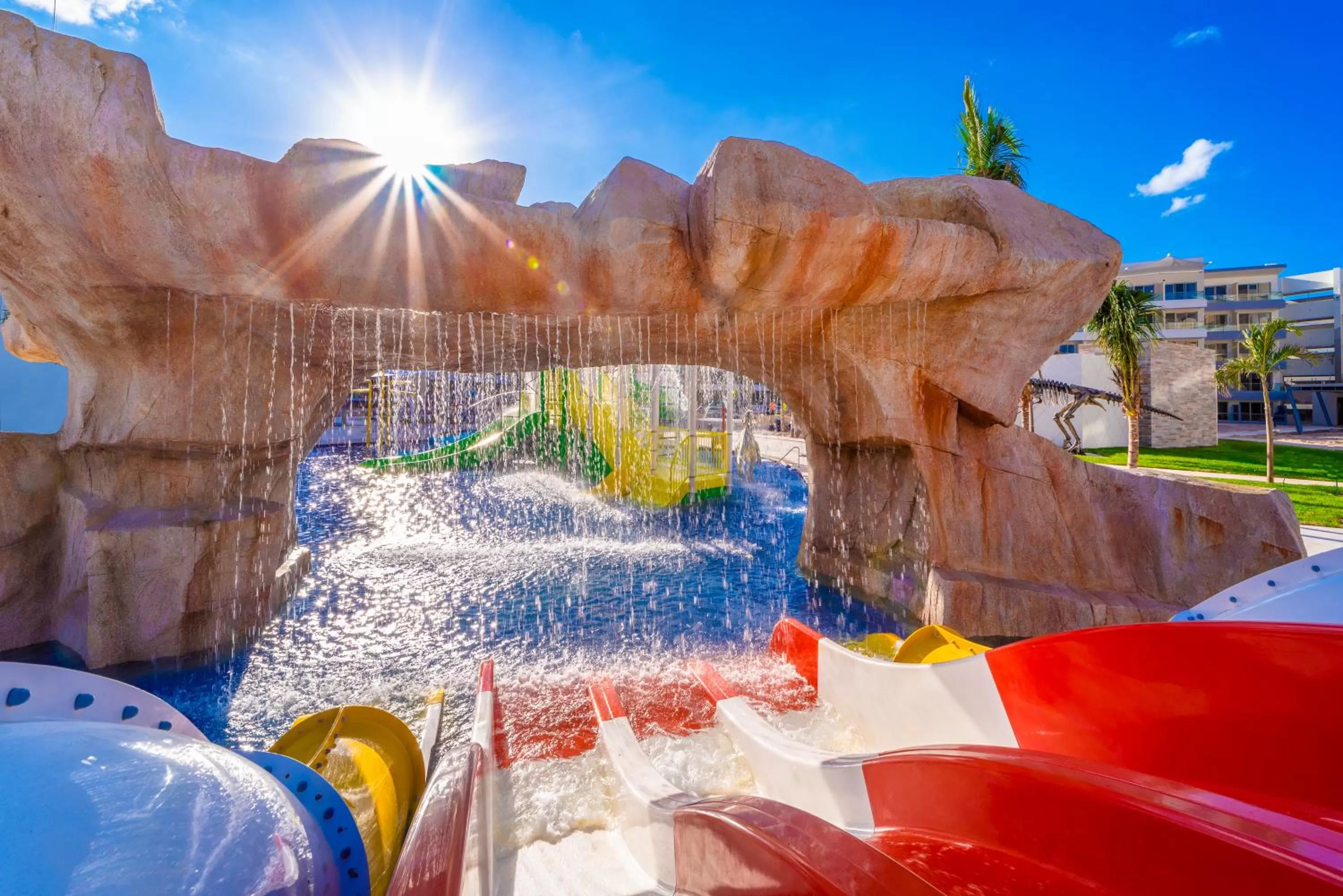 Swimming pool in Planet Hollywood Cancun by Royalton, An Autograph Collection All-Inclusive Resort