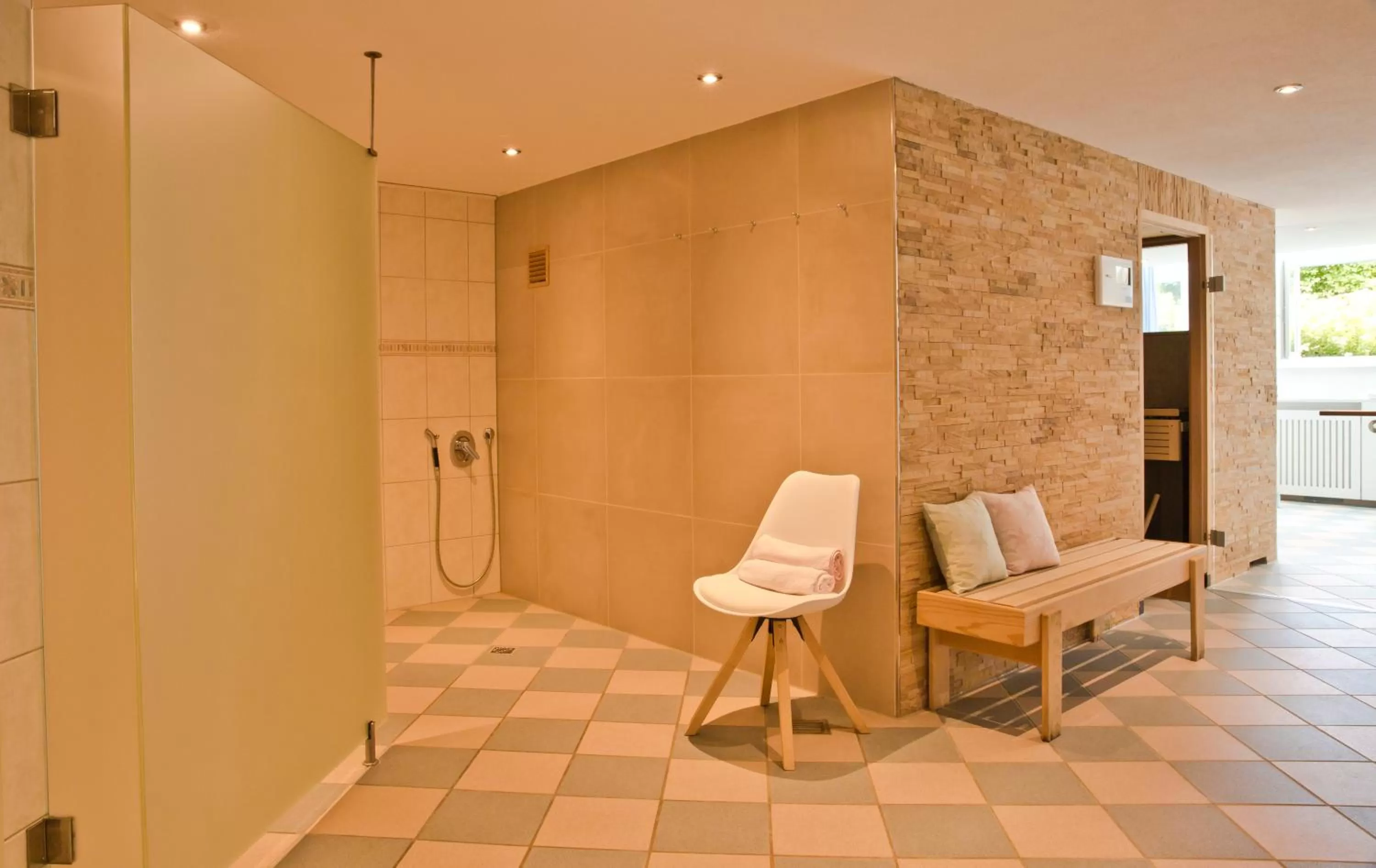 Sauna, Bathroom in Gartenhotel Feldeck
