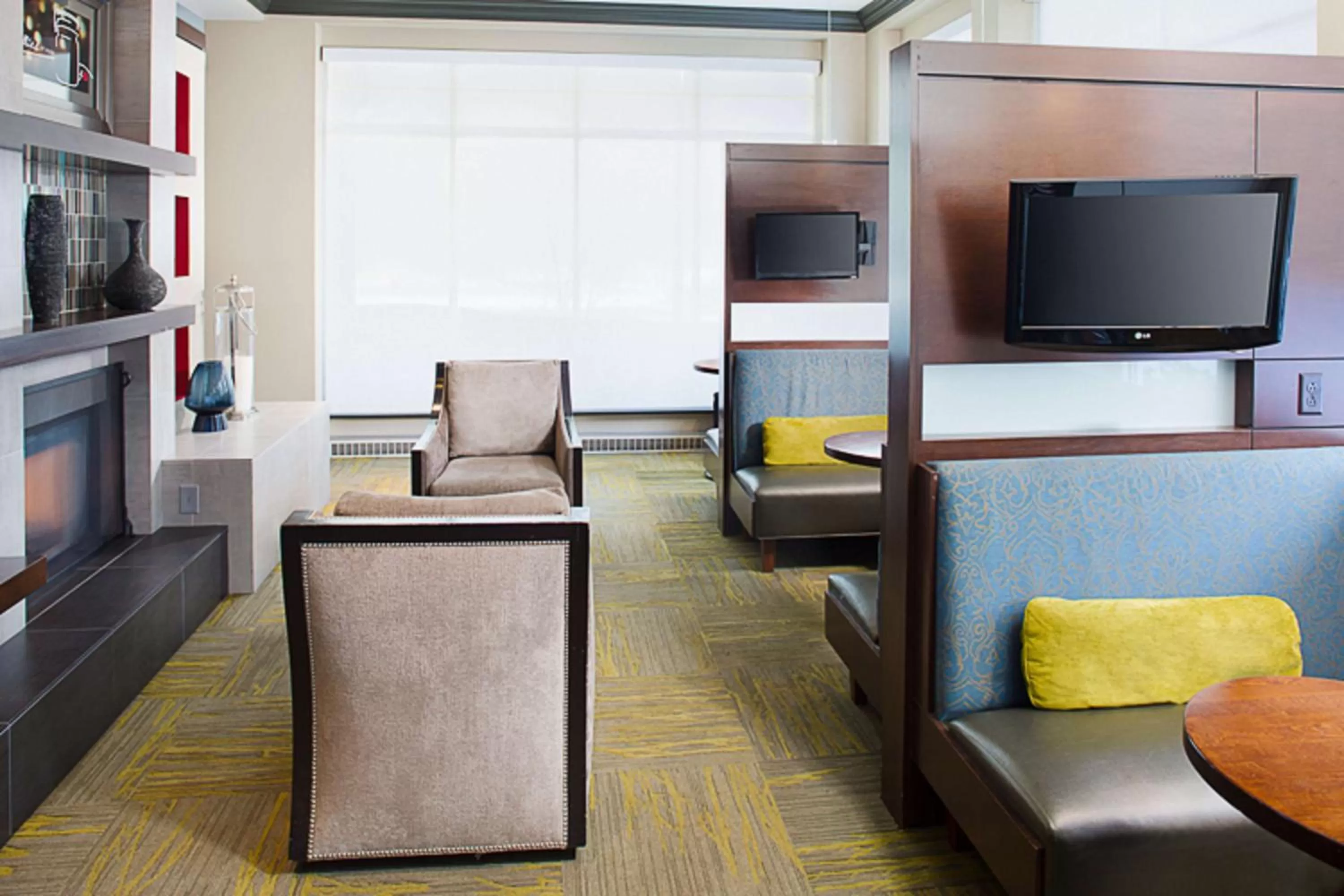 Lobby or reception in Hilton Garden Inn Albany Airport