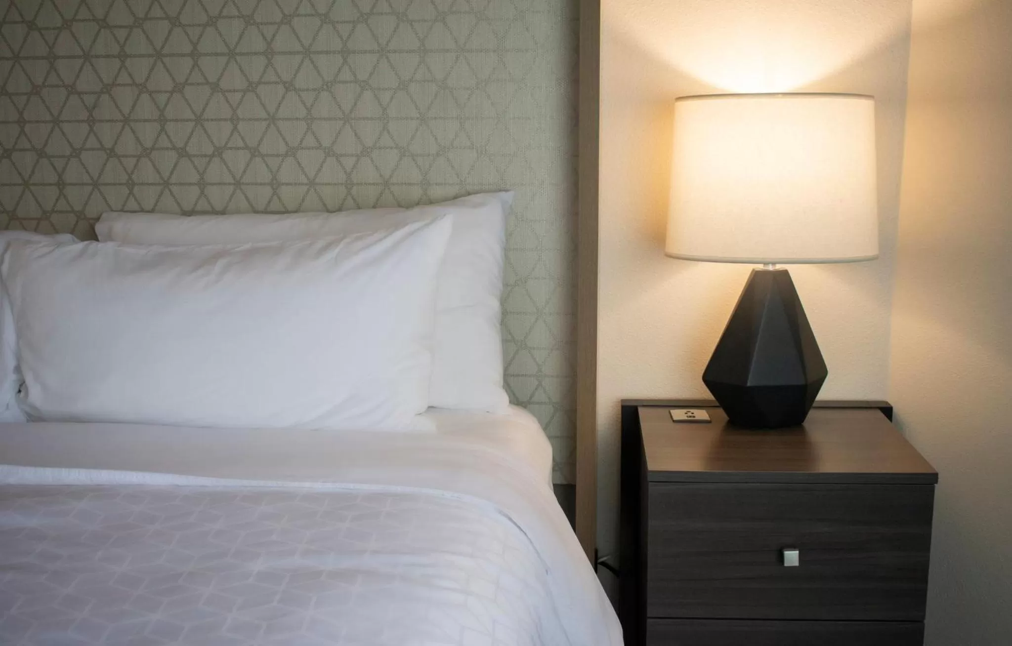 Photo of the whole room, Bed in Holiday Inn Omaha Downtown - Waterpark by IHG