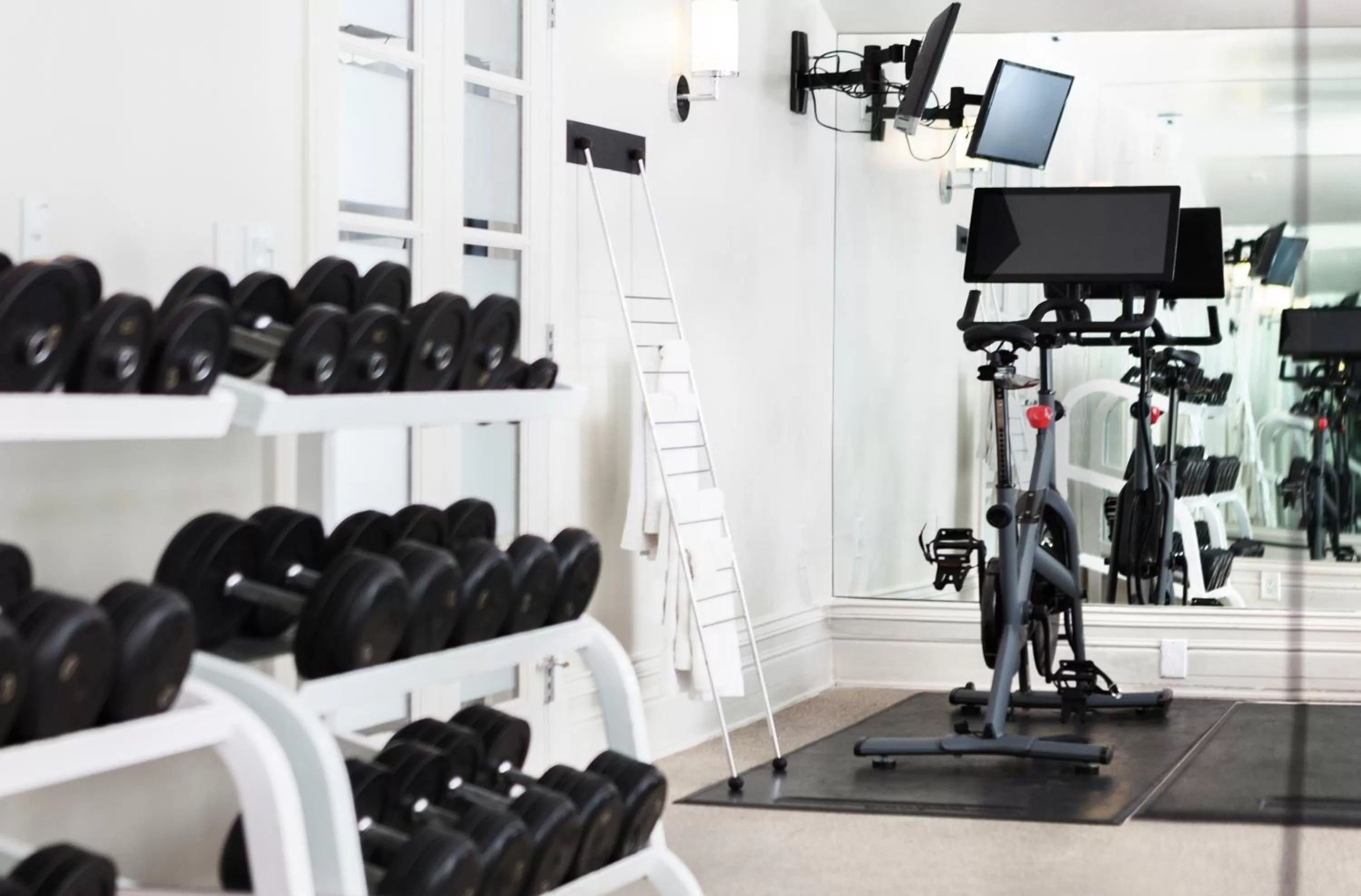 Fitness centre/facilities in Avalon Hotel & Bungalows Palm Springs, a Member of Design Hotels