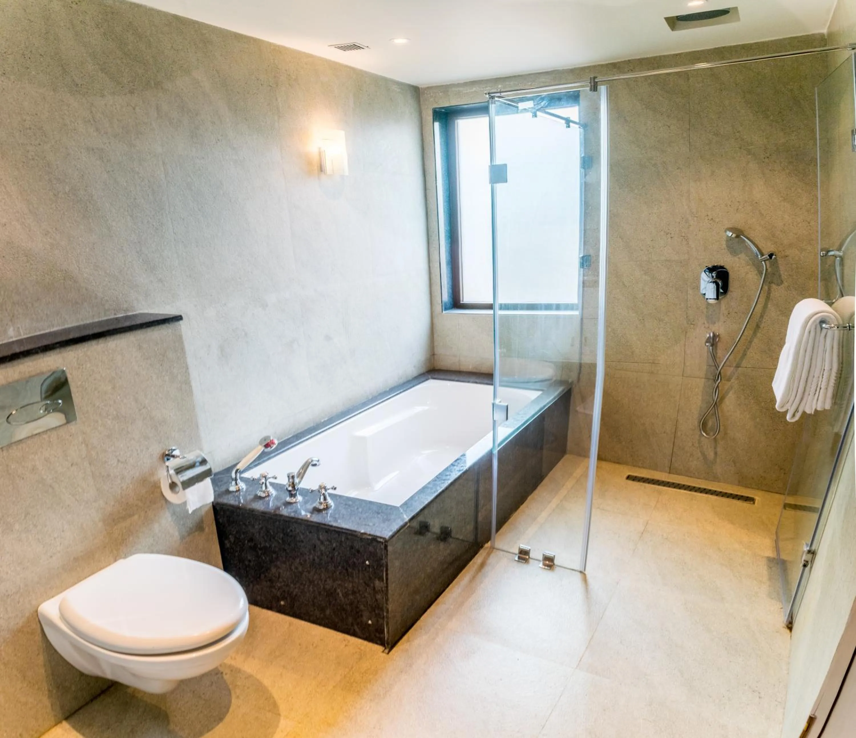 Bathroom, Bed in The Ivy Anjuna