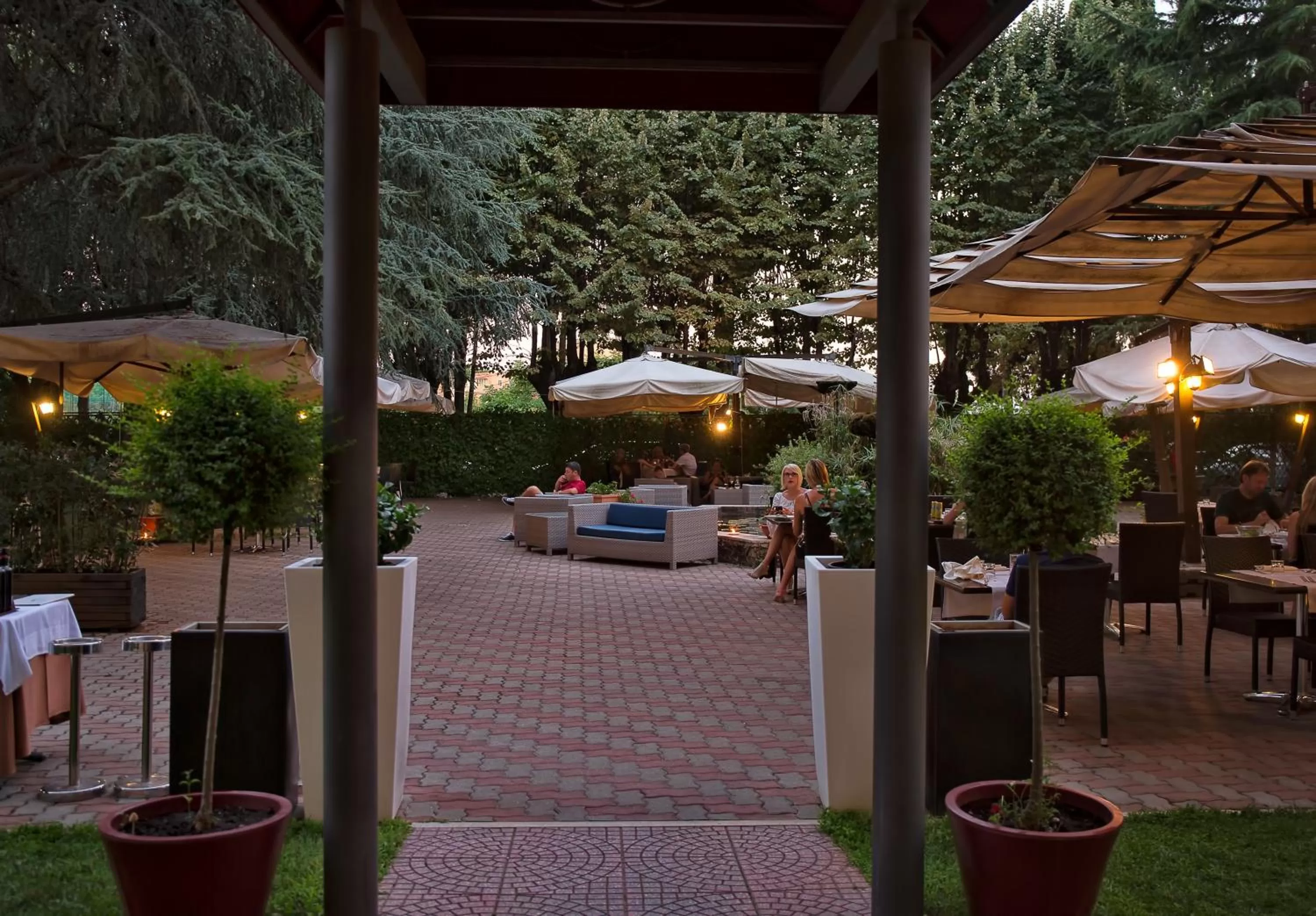 Restaurant/places to eat in LH Hotel Excel Roma Montemario