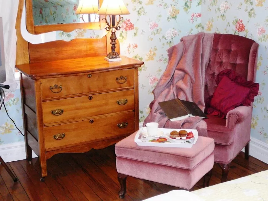 Bed in Gables Bed & Breakfast